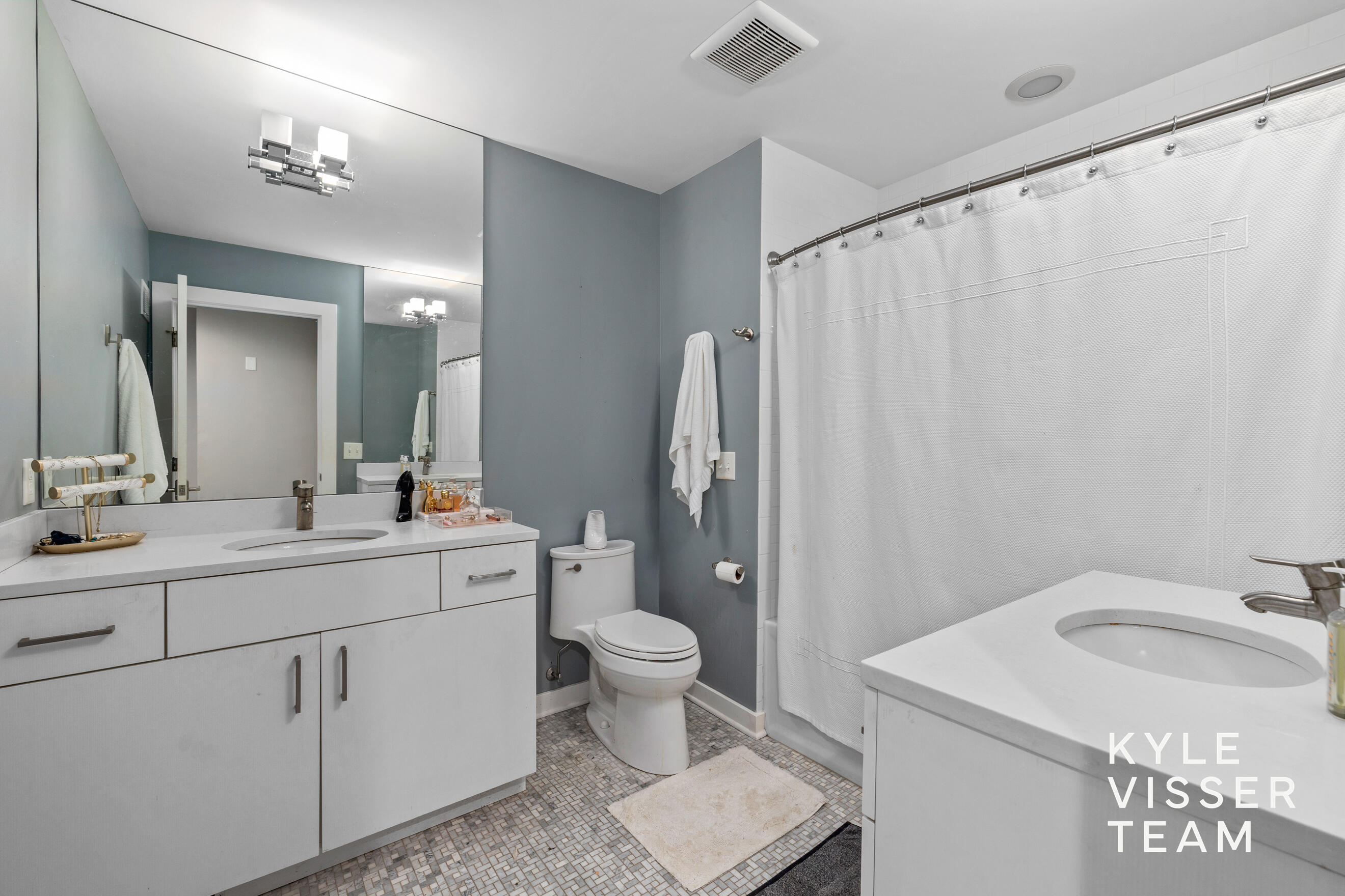 964 Pinecrest Avenue SE East Grand Rapids MI 49506