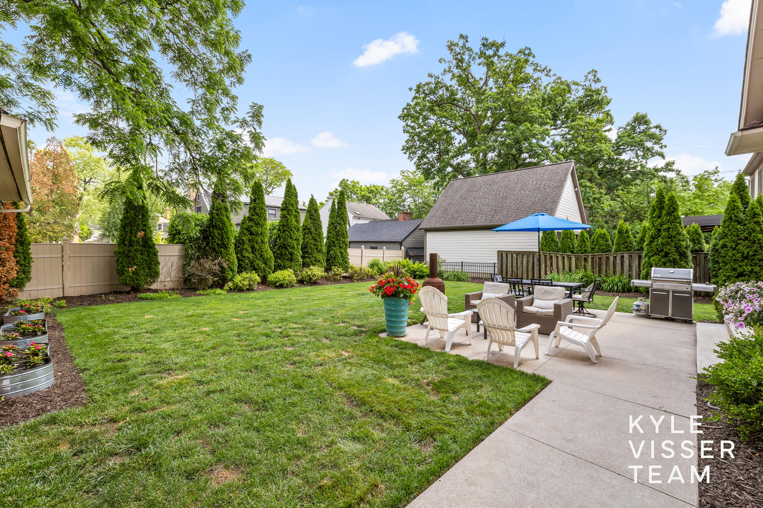 964 Pinecrest Avenue SE East Grand Rapids MI 49506