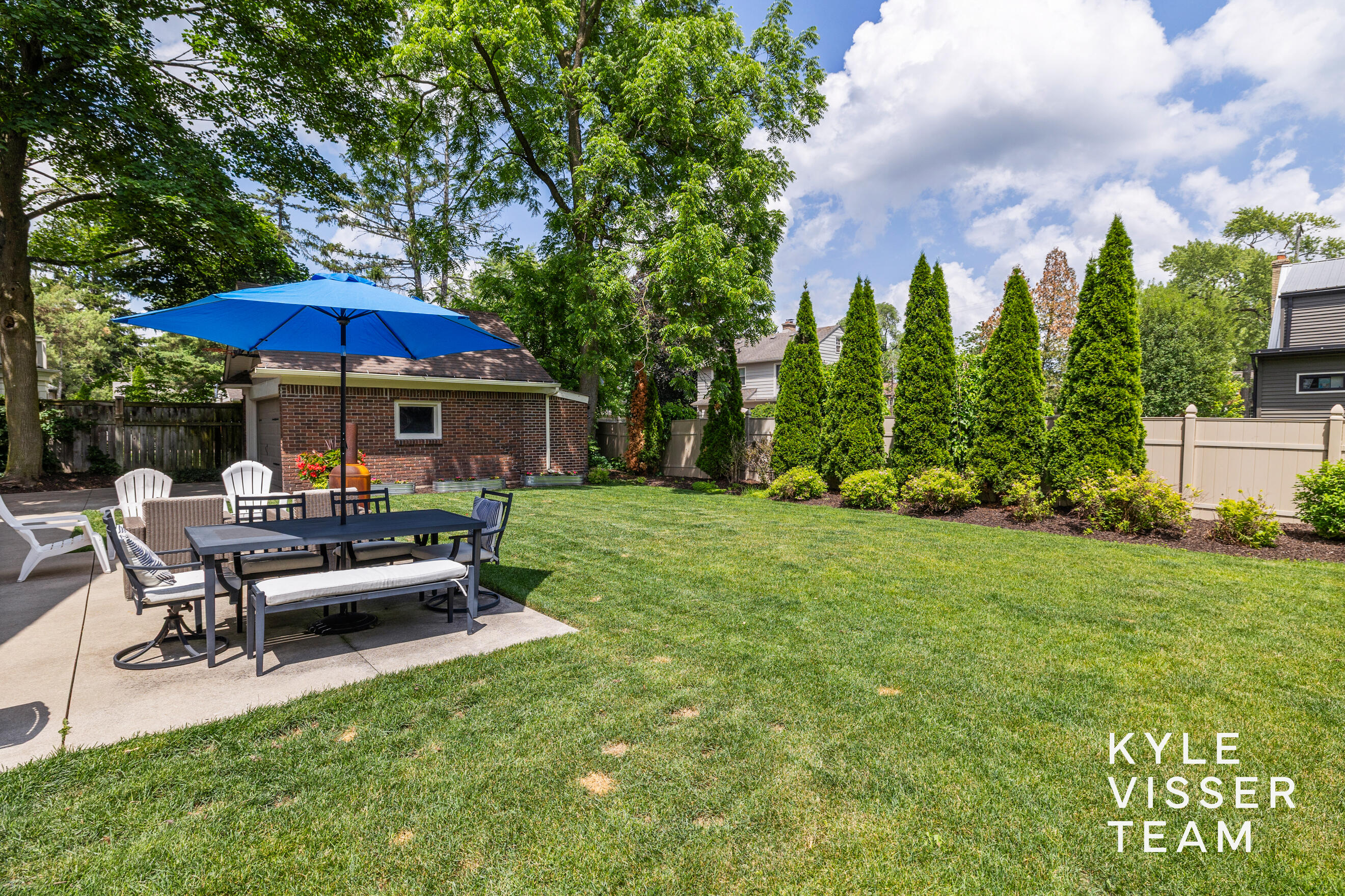 964 Pinecrest Avenue SE East Grand Rapids MI 49506