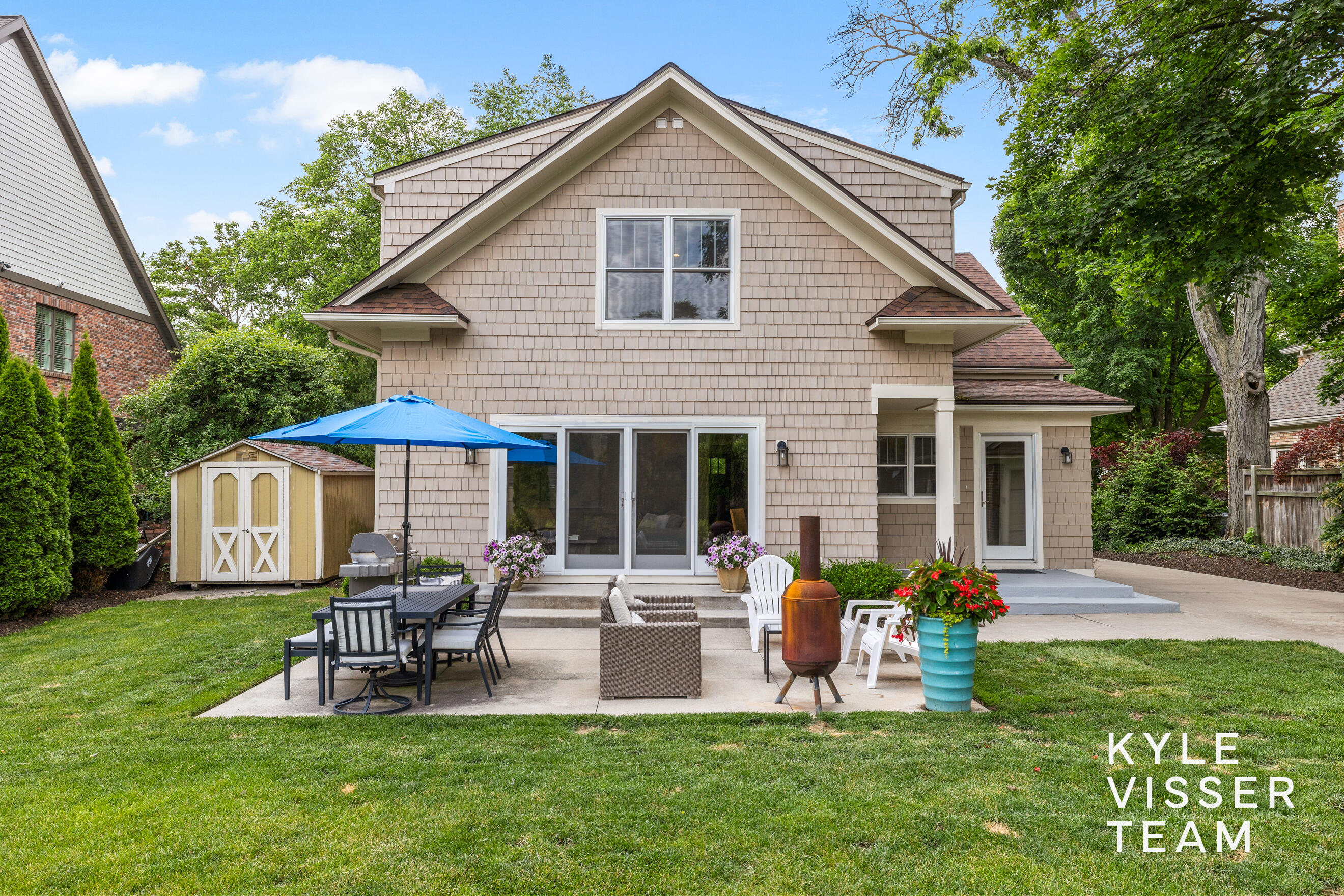 964 Pinecrest Avenue SE East Grand Rapids MI 49506