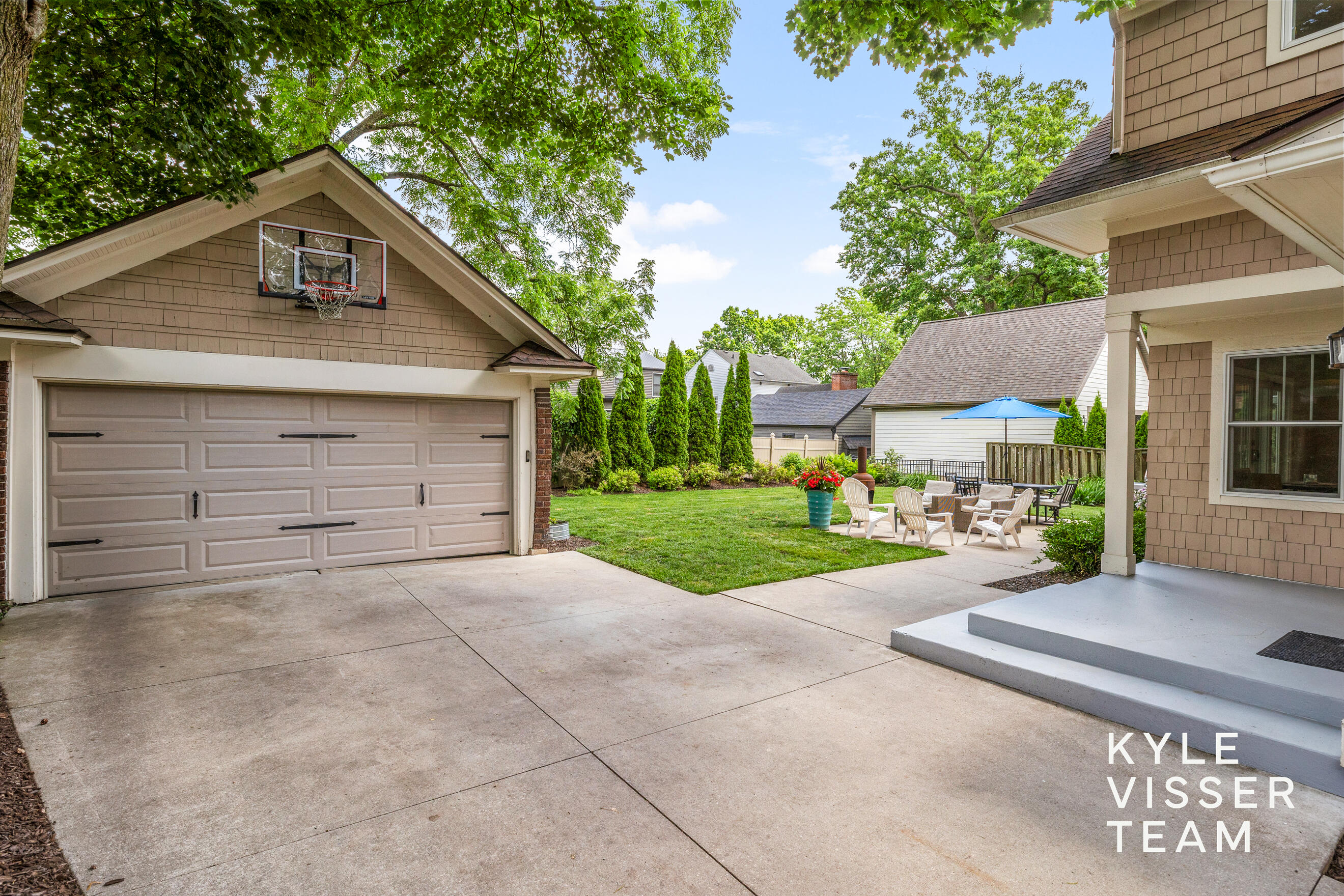 964 Pinecrest Avenue SE East Grand Rapids MI 49506