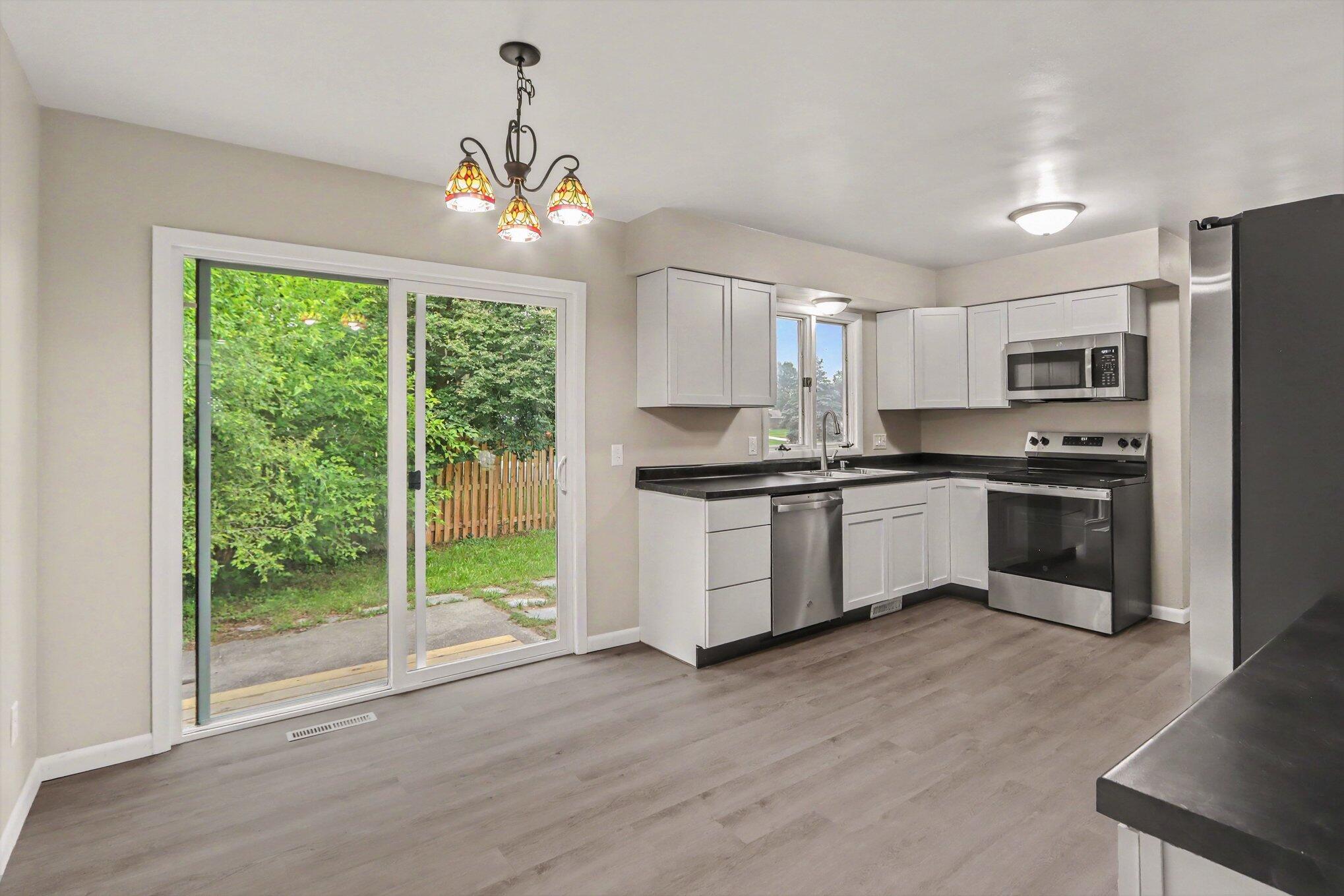 6083 Woodlea Drive Kalamazoo MI 49048