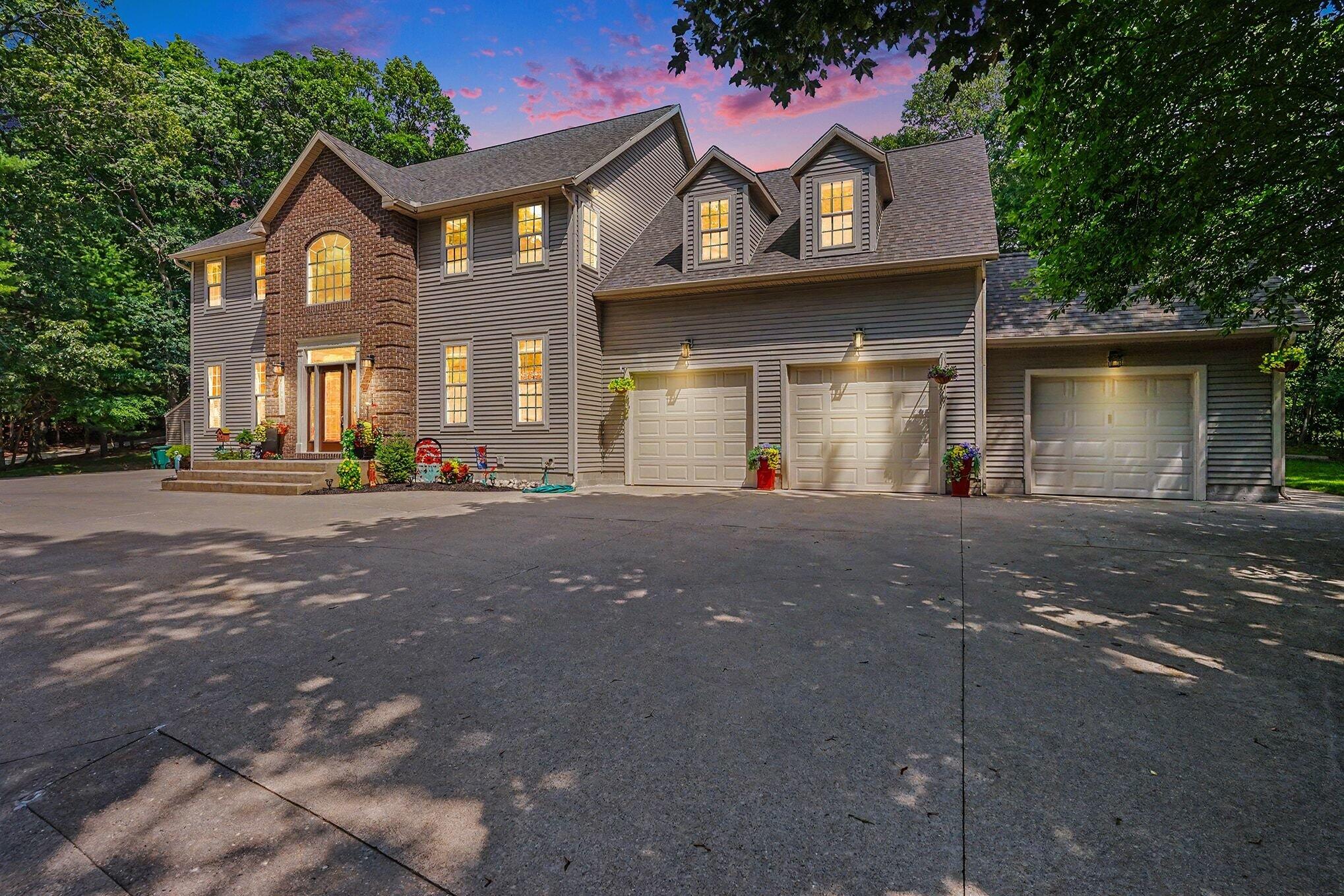 2081 Forest View Drive Norton Shores MI 49441