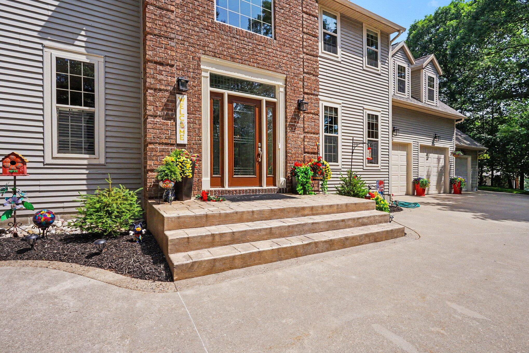 2081 Forest View Drive Norton Shores MI 49441