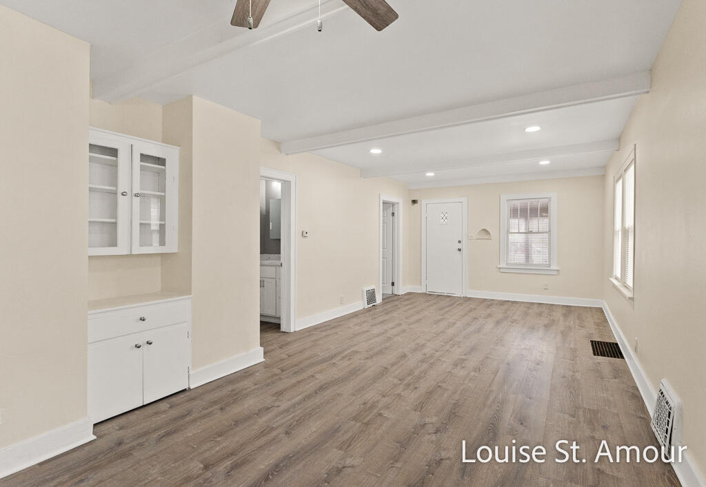 436 Catawba Avenue Muskegon MI 49442