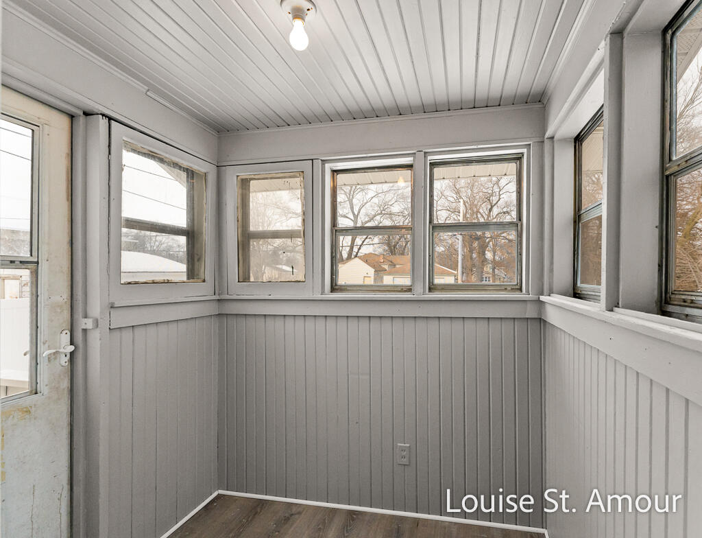 436 Catawba Avenue Muskegon MI 49442