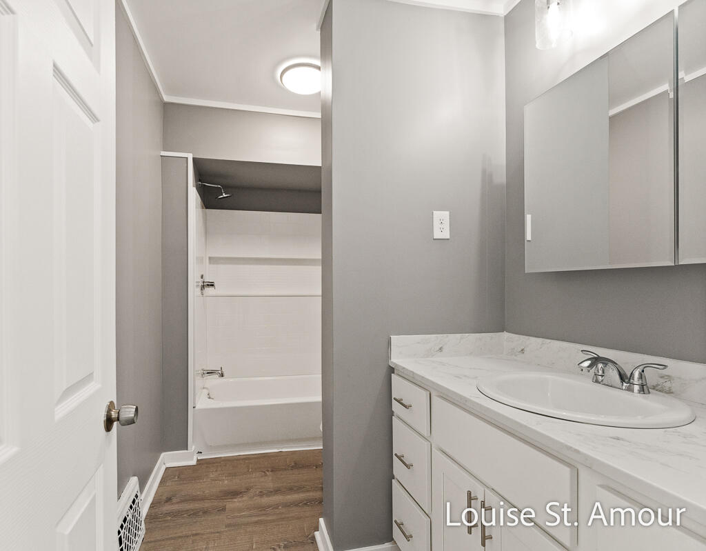 436 Catawba Avenue Muskegon MI 49442