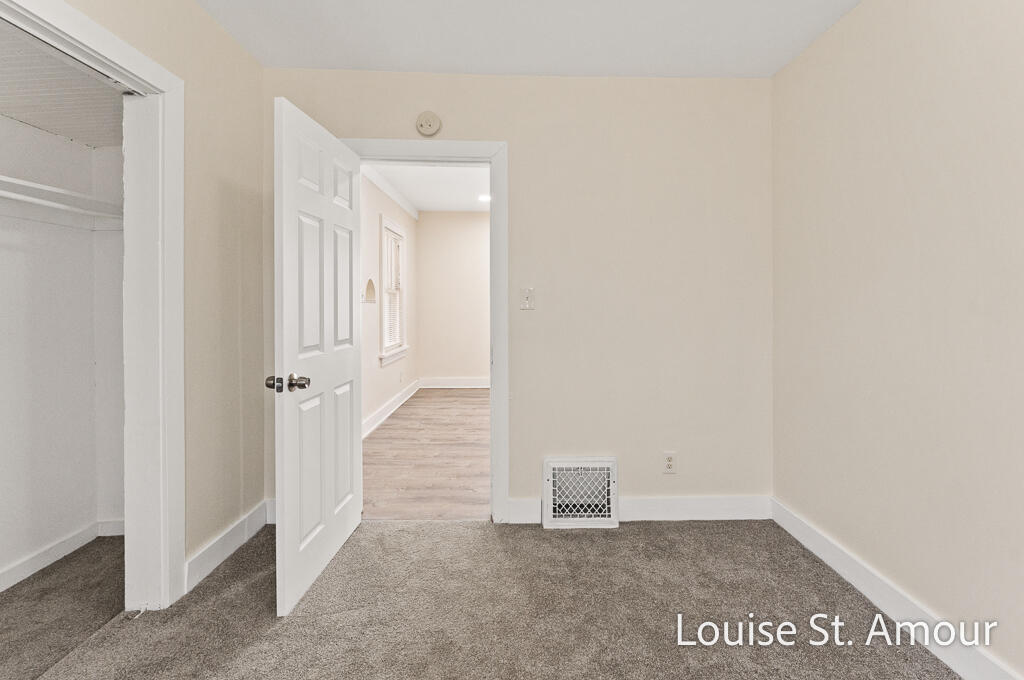 436 Catawba Avenue Muskegon MI 49442