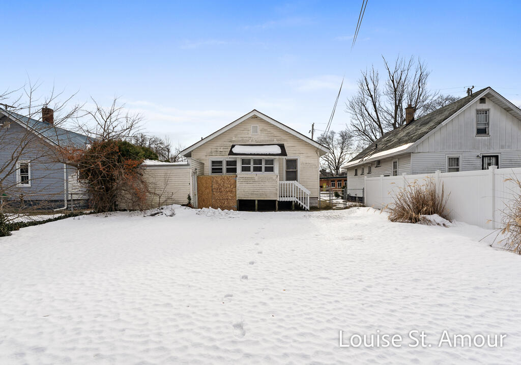 436 Catawba Avenue Muskegon MI 49442