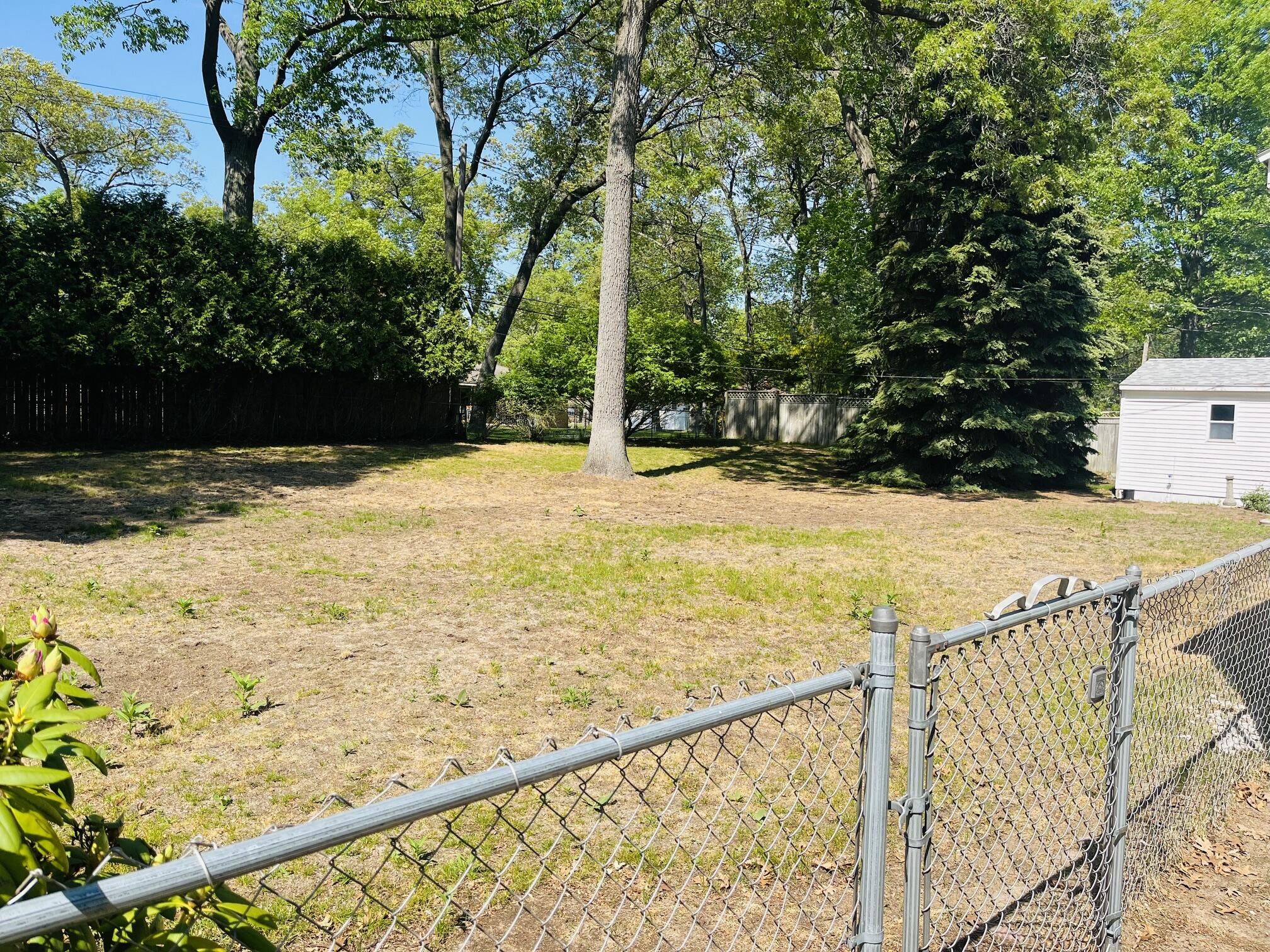 1892 Crestwood Lane Muskegon MI 49441