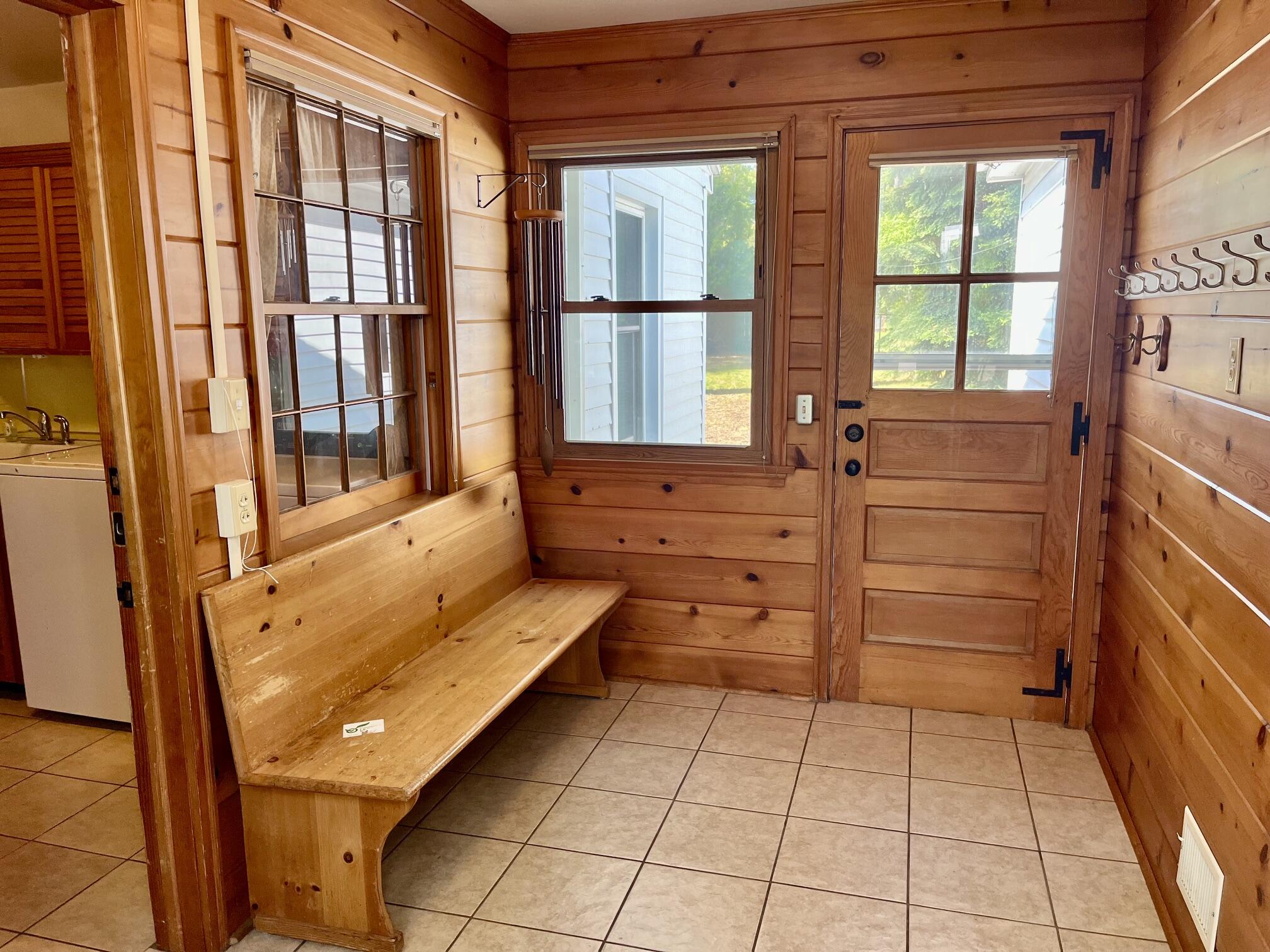 1892 Crestwood Lane Muskegon MI 49441