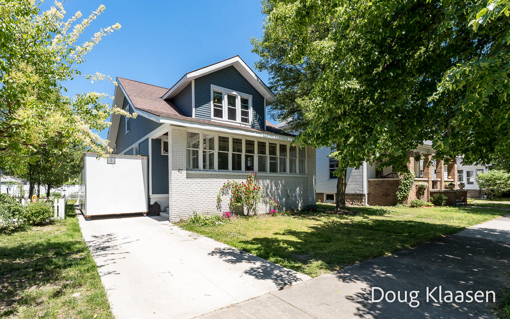 67 W 18th Street Holland MI 49423