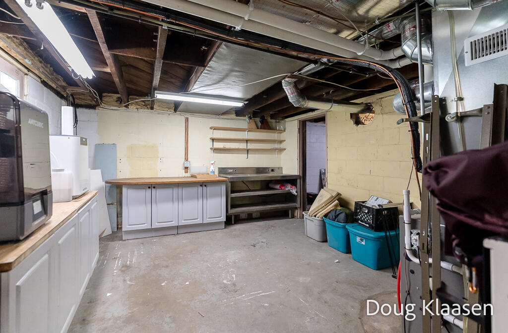 67 W 18th Street Holland MI 49423