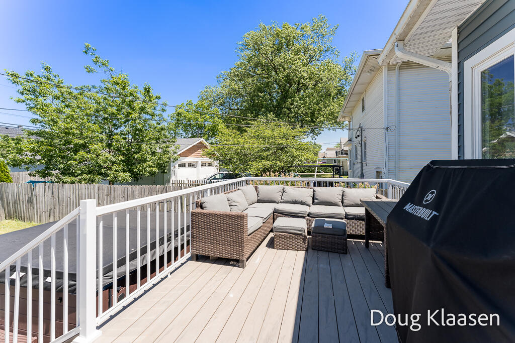 67 W 18th Street Holland MI 49423