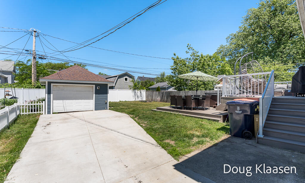 67 W 18th Street Holland MI 49423