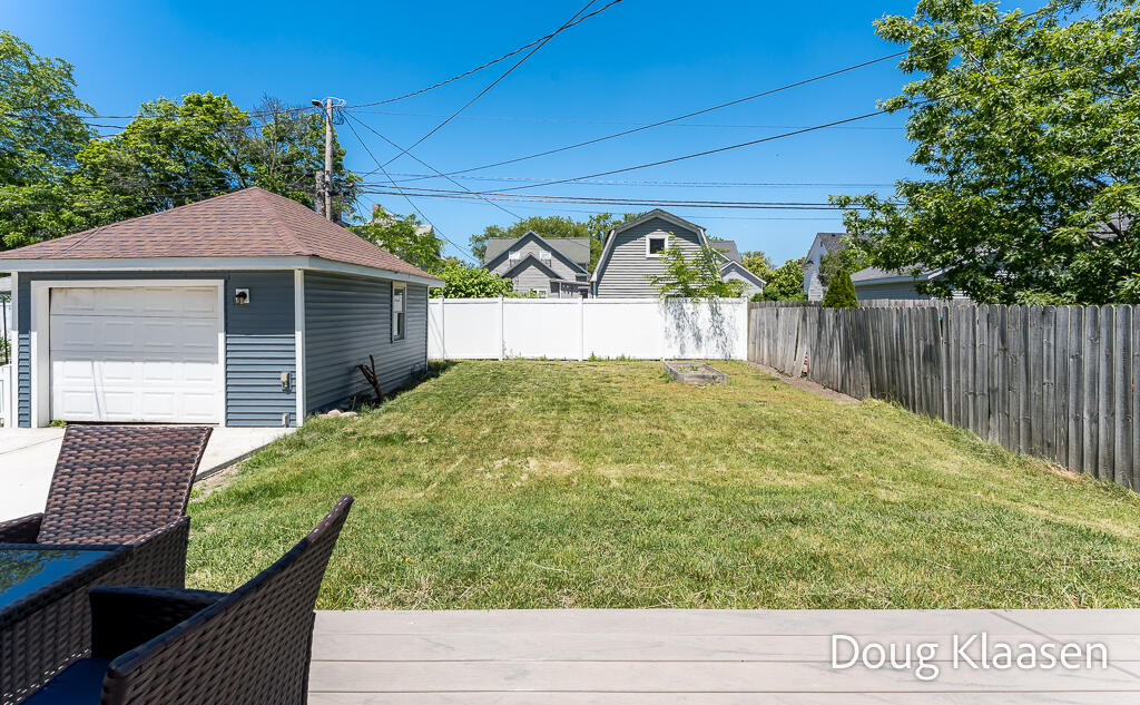67 W 18th Street Holland MI 49423