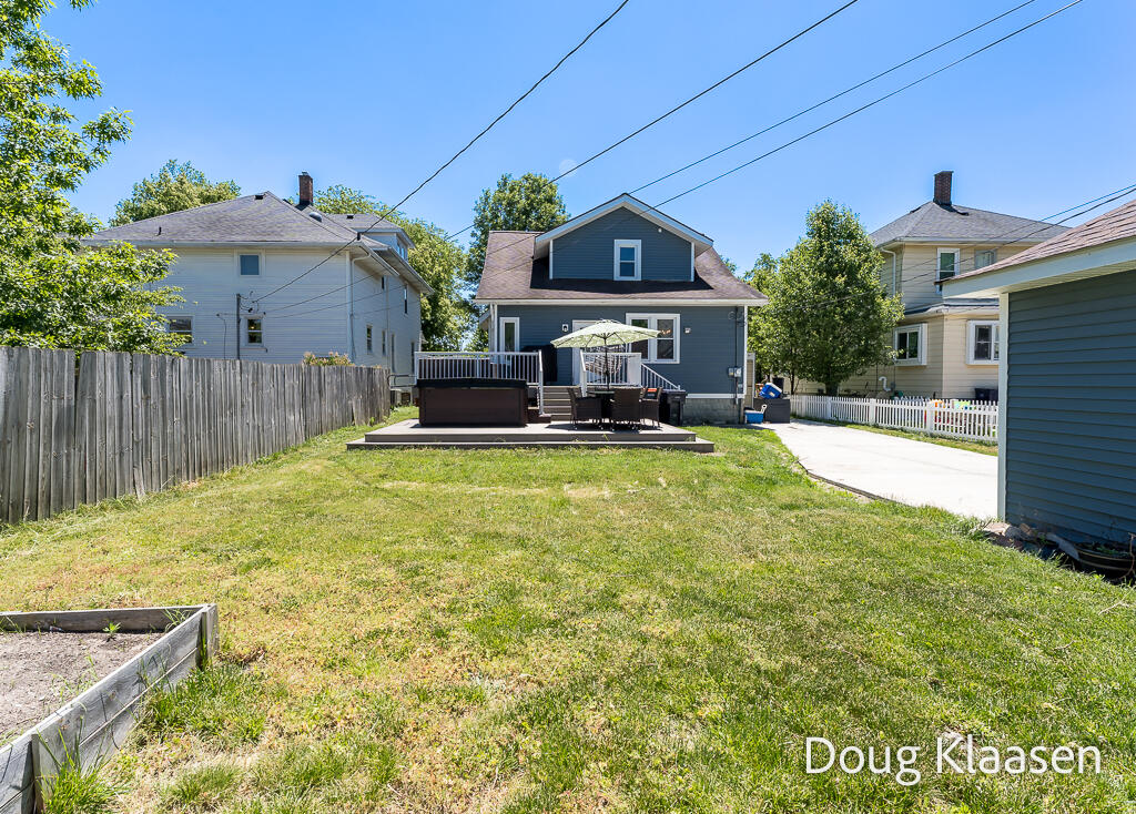 67 W 18th Street Holland MI 49423