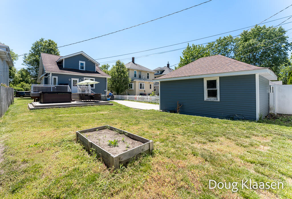 67 W 18th Street Holland MI 49423