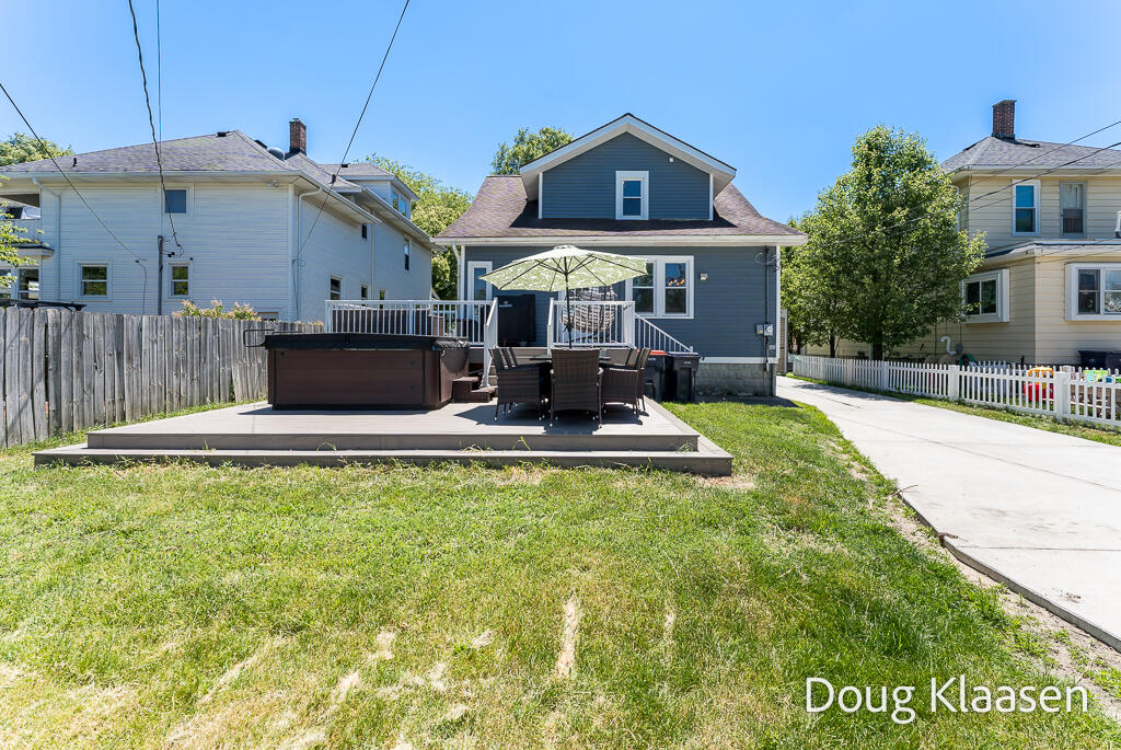 67 W 18th Street Holland MI 49423