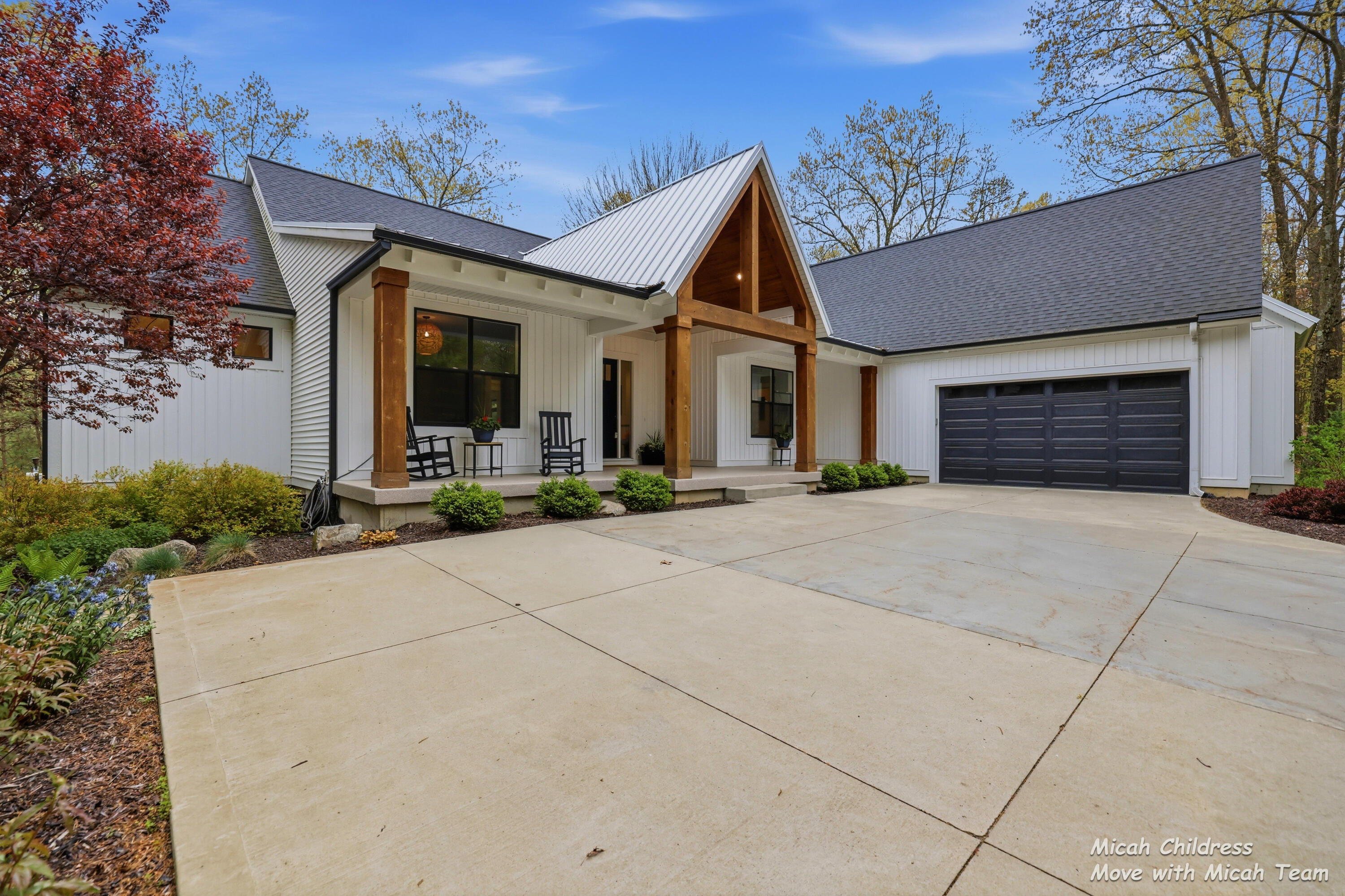 8266 Squires Street NE Rockford MI 49341