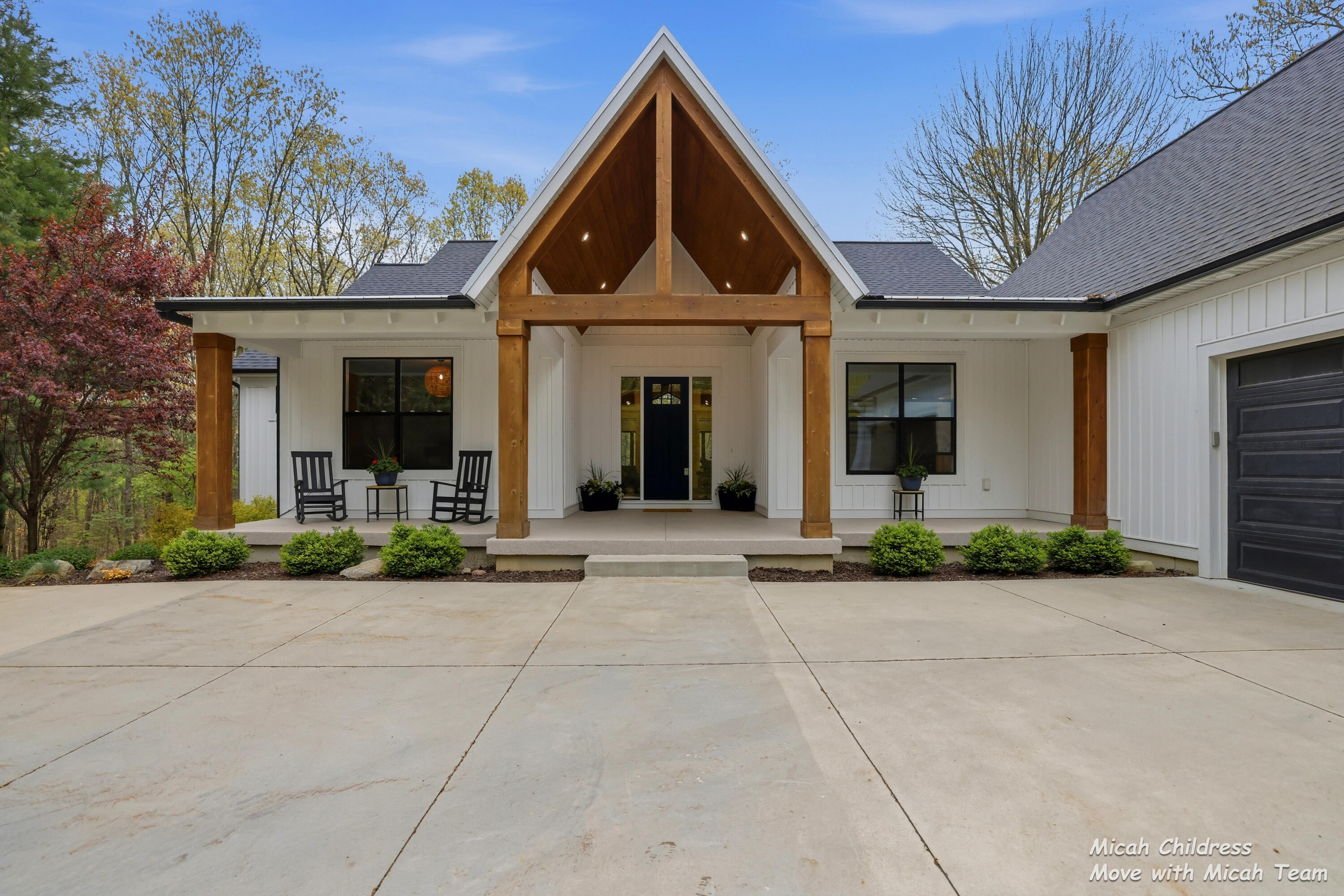 8266 Squires Street NE Rockford MI 49341