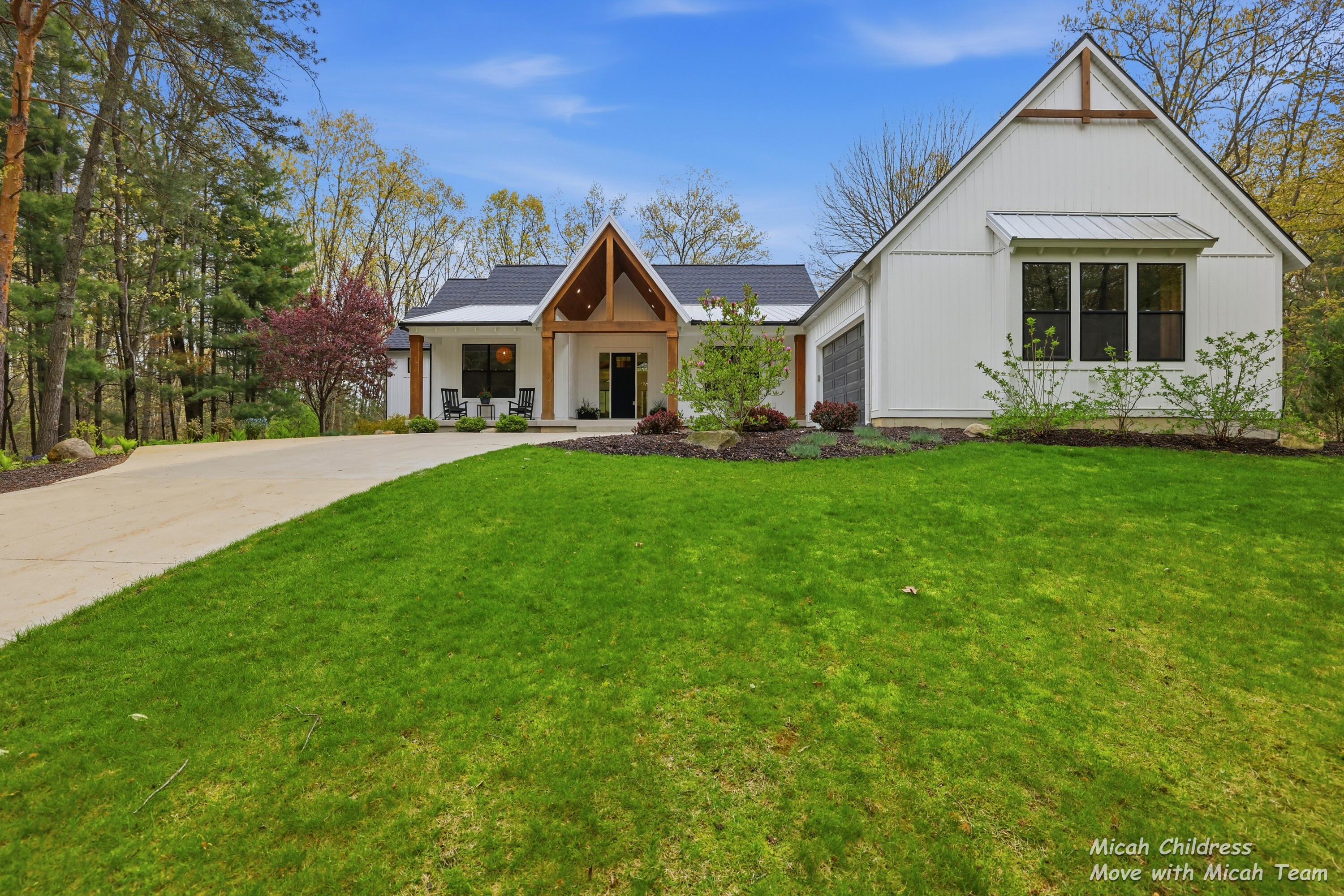 8266 Squires Street NE Rockford MI 49341