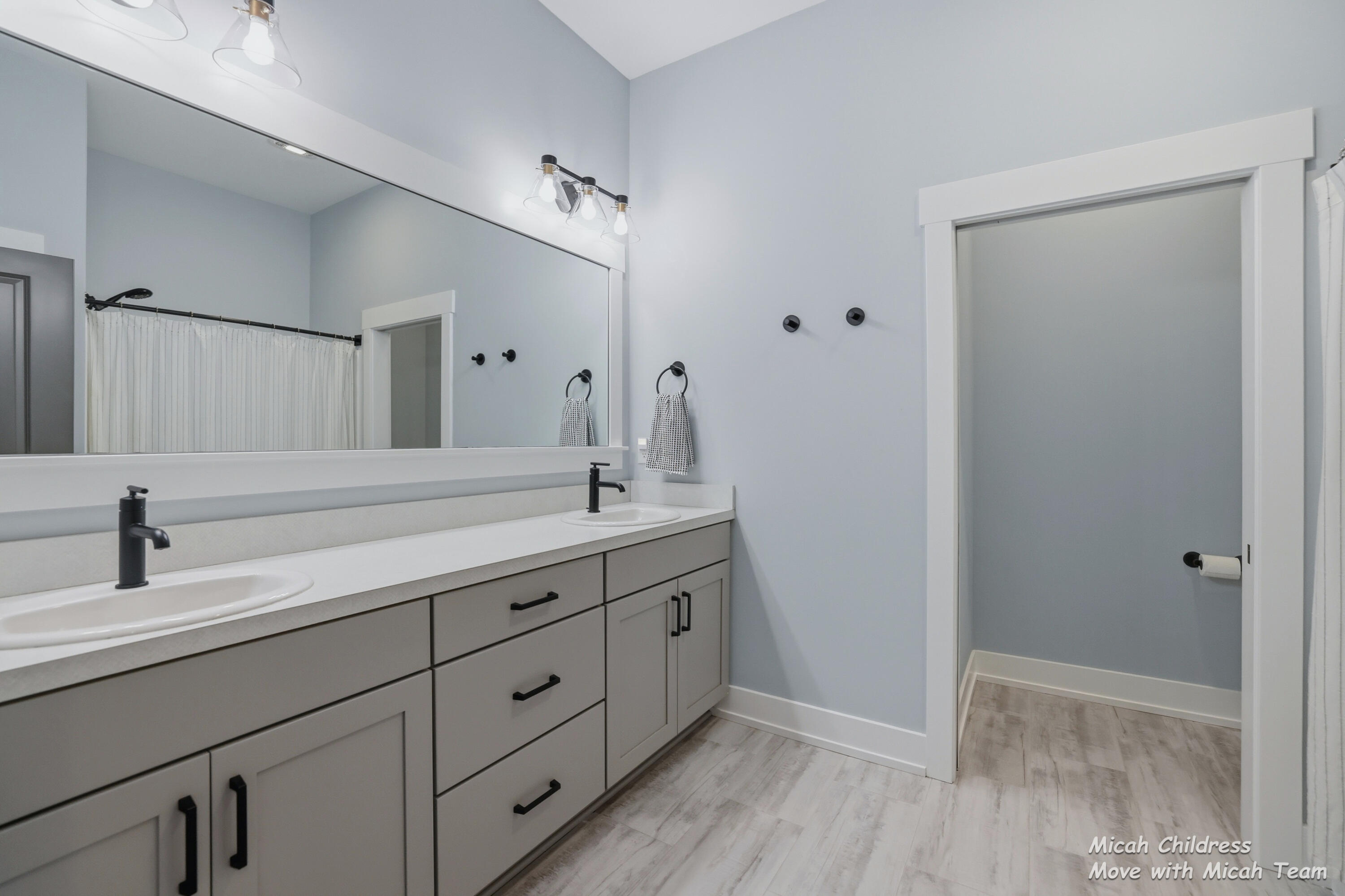 8266 Squires Street NE Rockford MI 49341