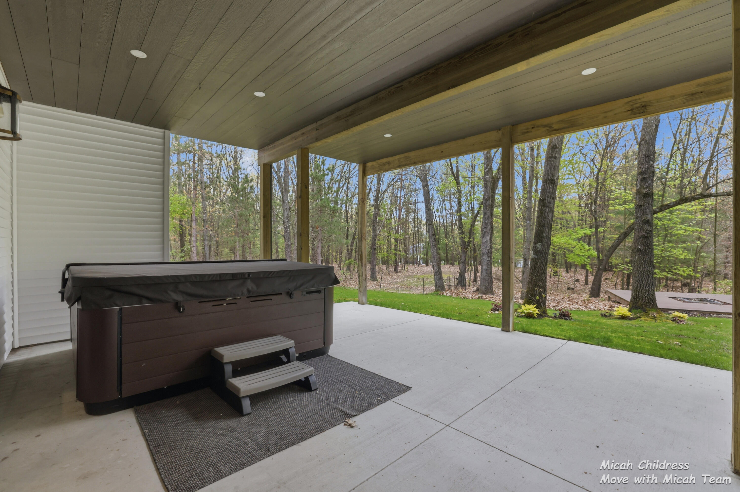 8266 Squires Street NE Rockford MI 49341