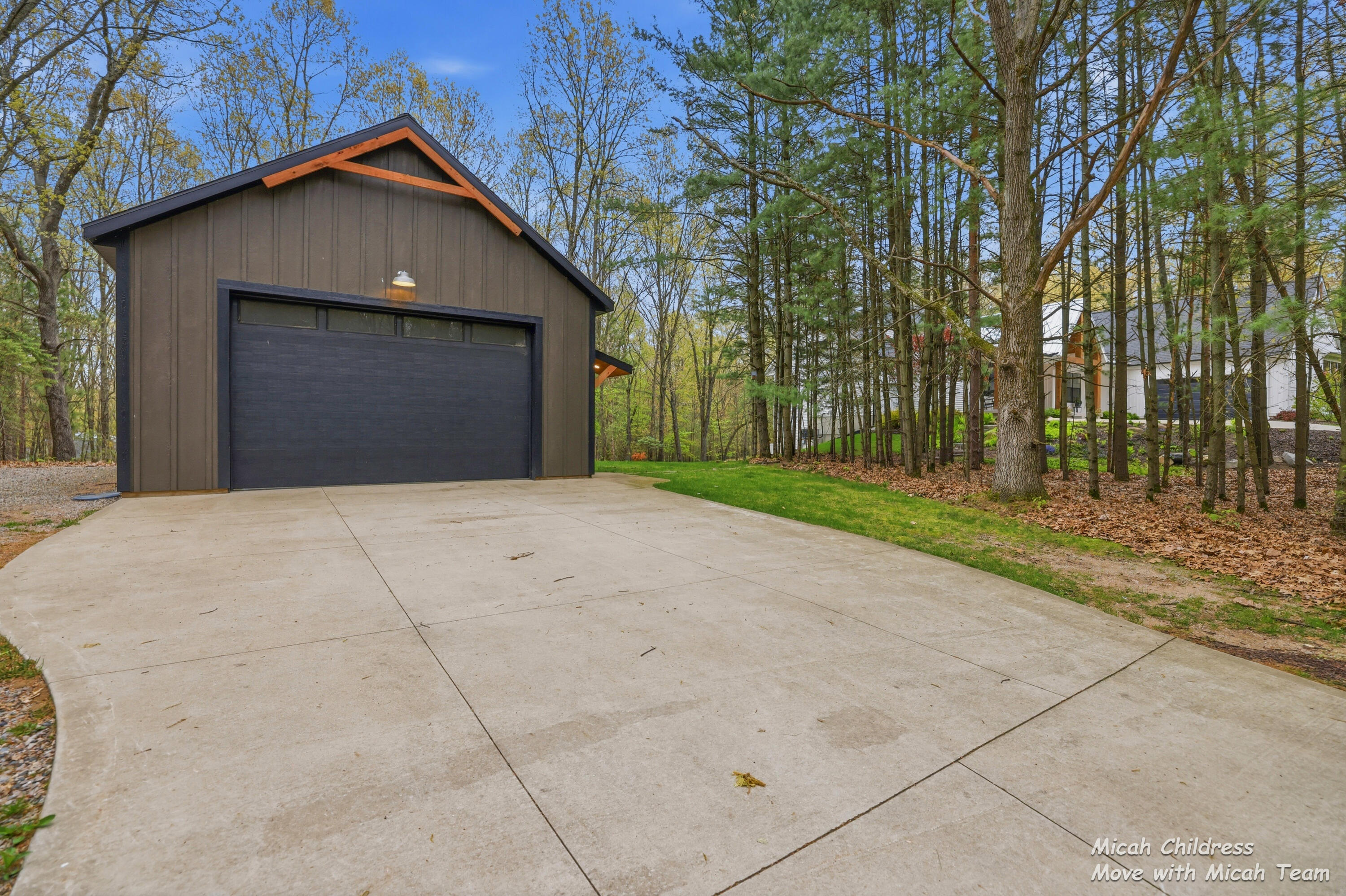 8266 Squires Street NE Rockford MI 49341