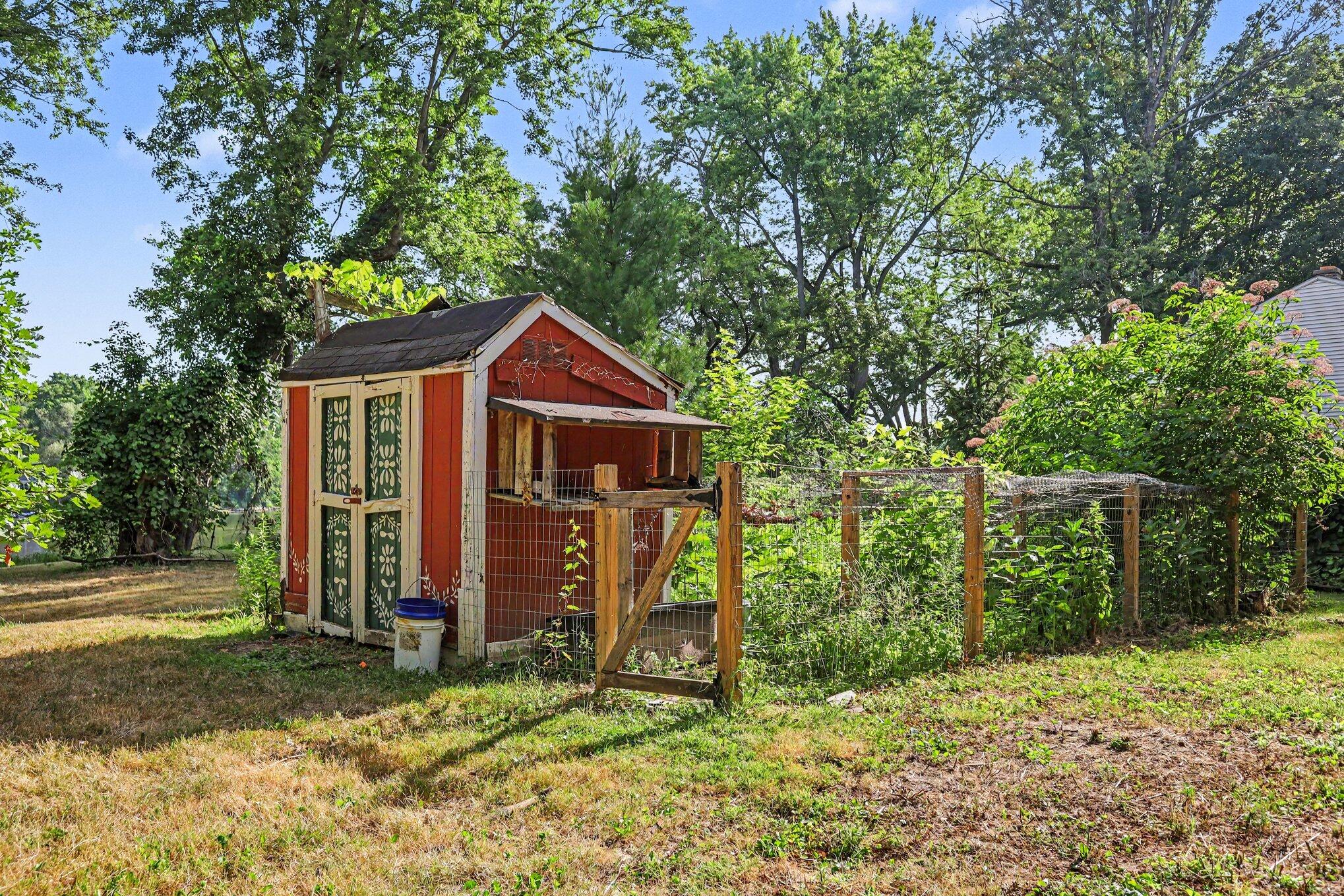2067 Riverbank Avenue NE Grand Rapids MI 49525