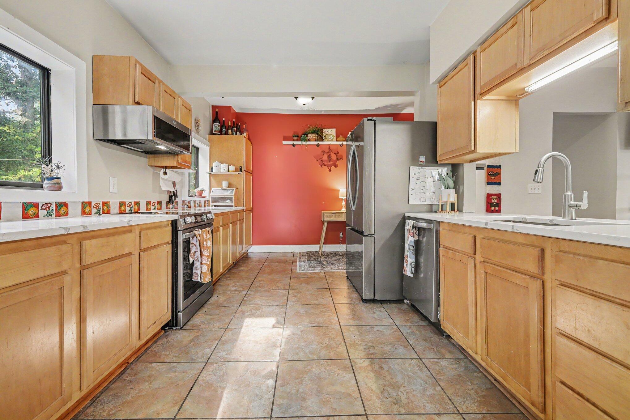 2067 Riverbank Avenue NE Grand Rapids MI 49525