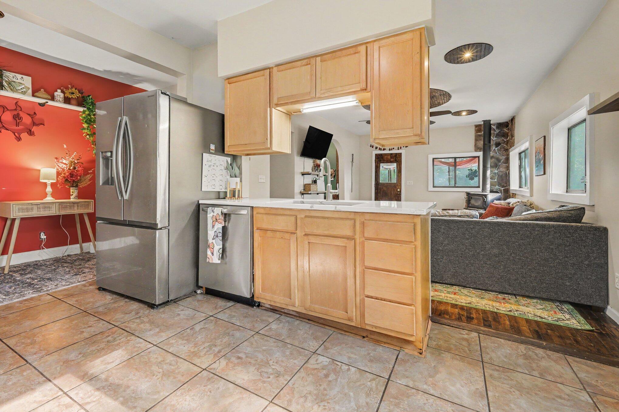 2067 Riverbank Avenue NE Grand Rapids MI 49525