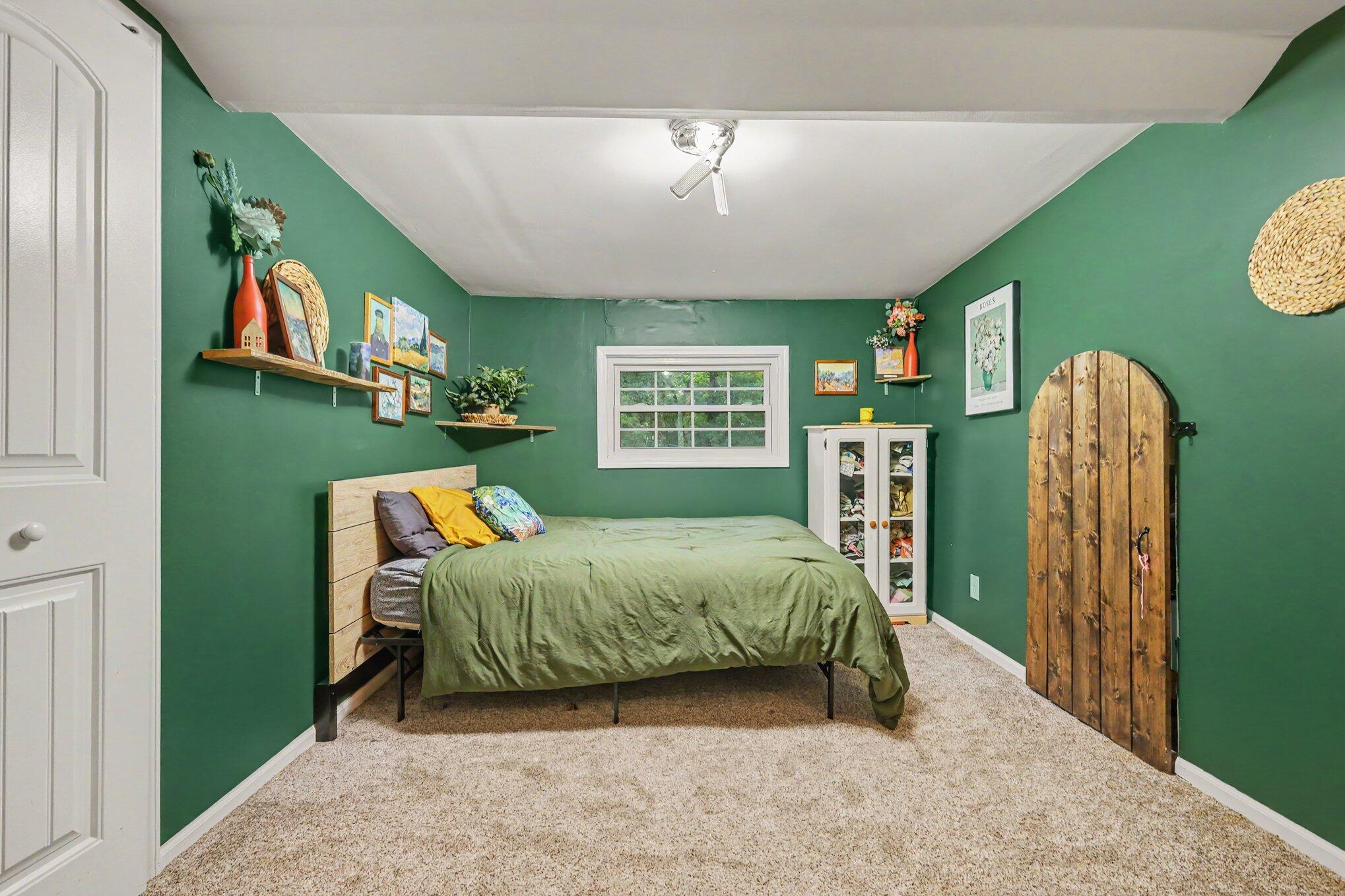 2067 Riverbank Avenue NE Grand Rapids MI 49525