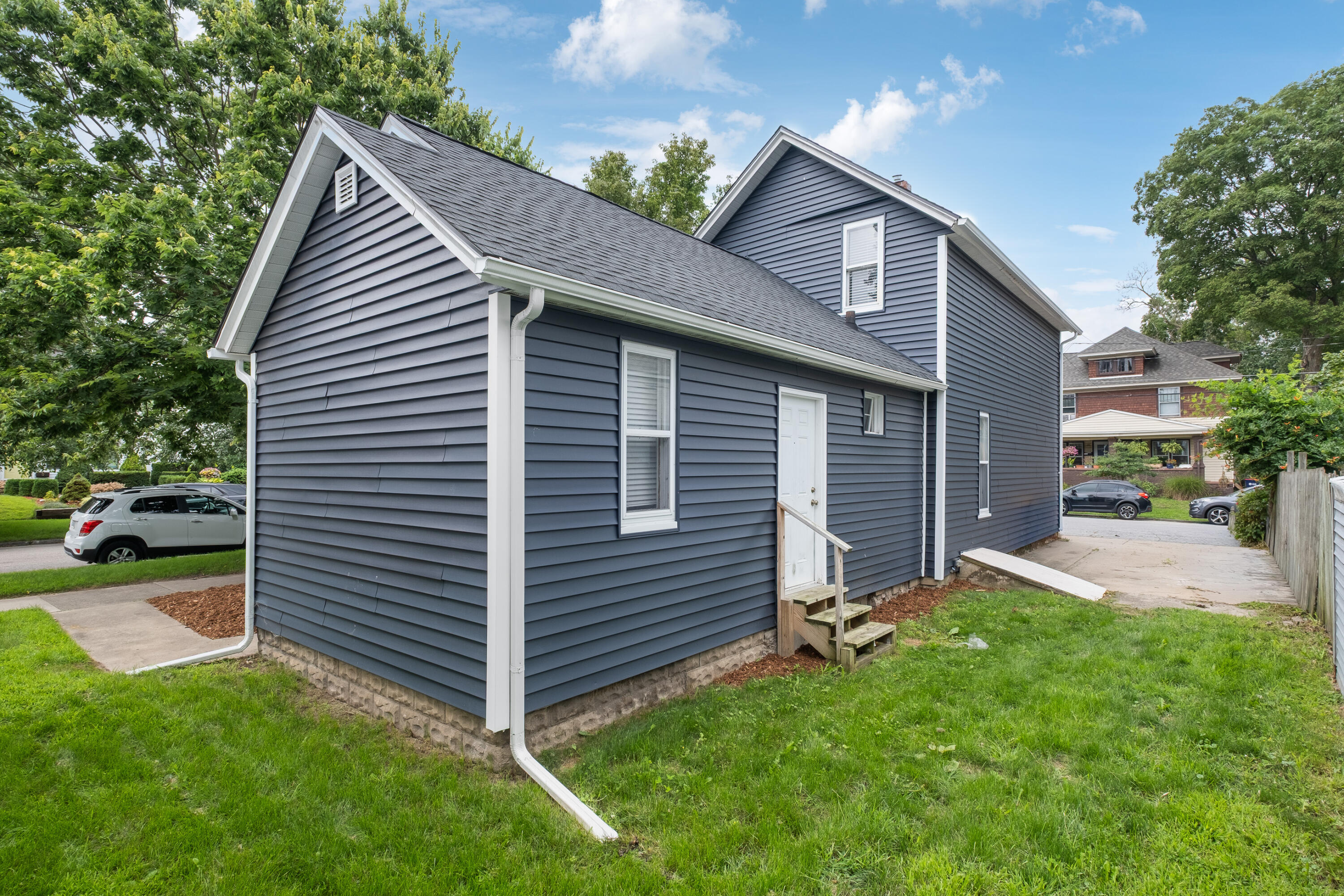 26 Dennis Avenue SE Grand Rapids MI 49506