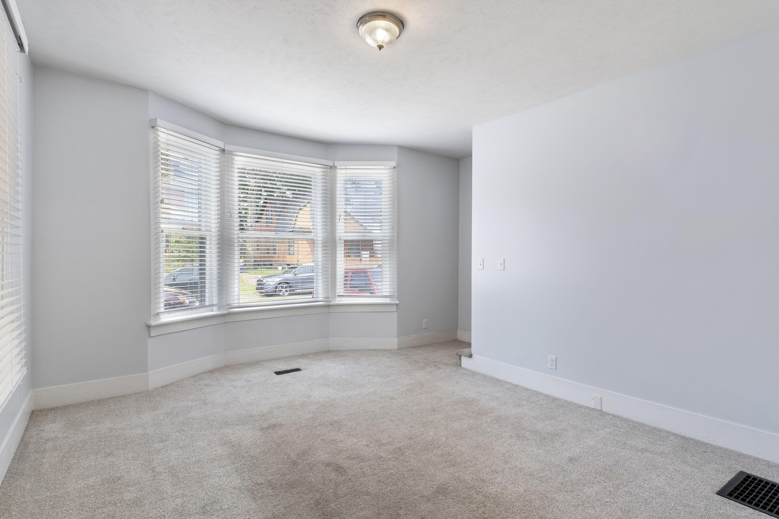 26 Dennis Avenue SE Grand Rapids MI 49506