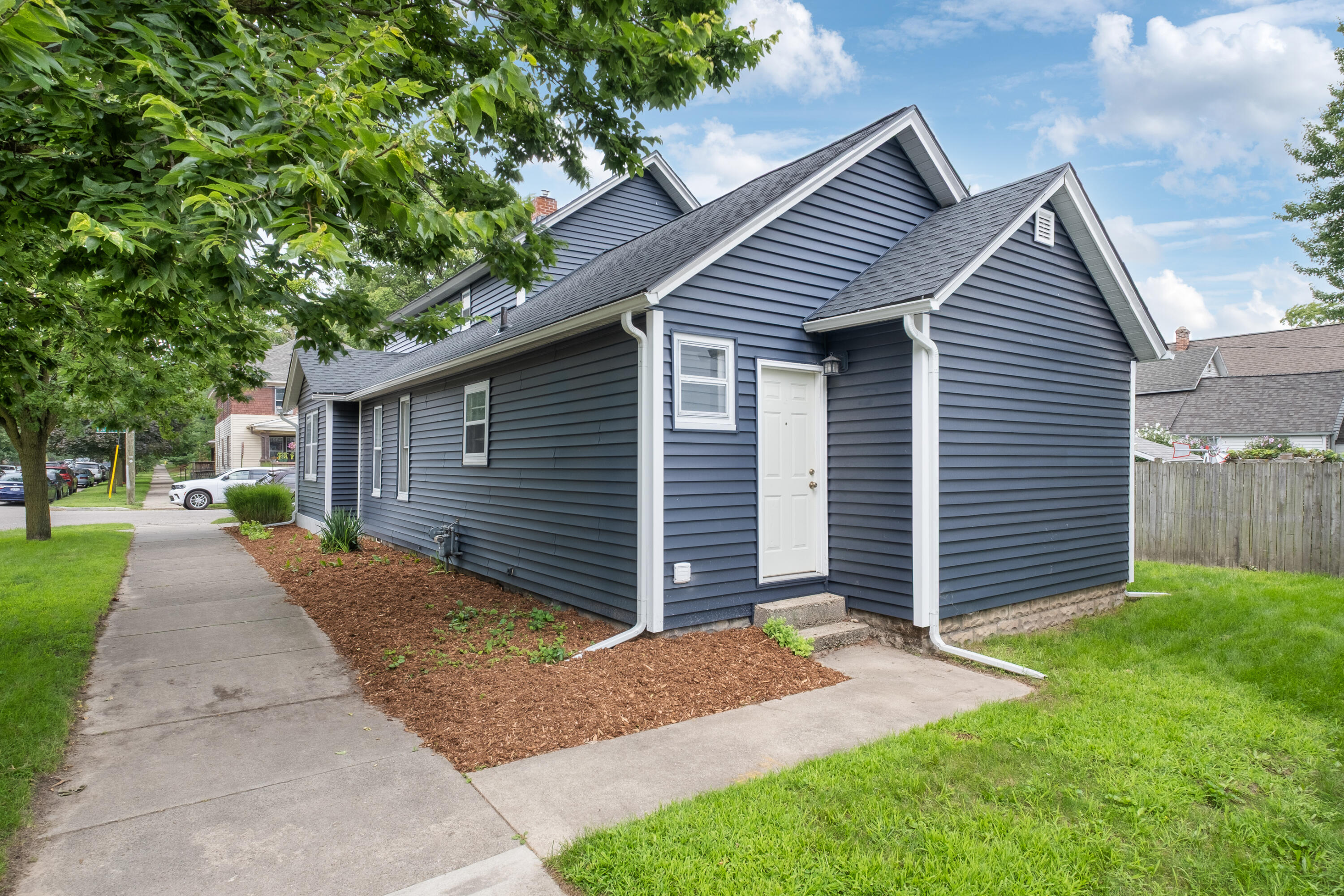 26 Dennis Avenue SE Grand Rapids MI 49506