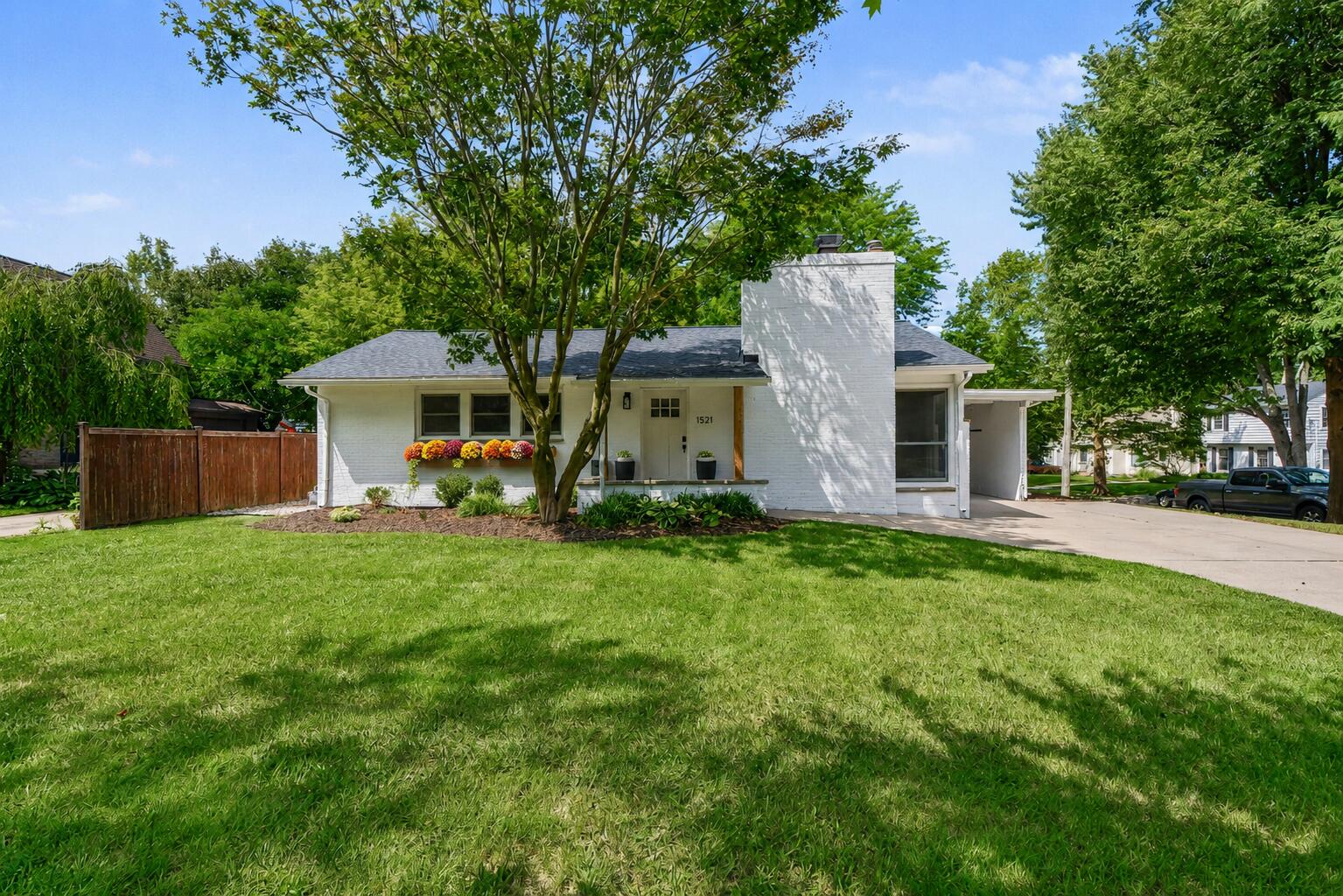 1521 Lake Grove Avenue SE East Grand Rapids MI 49506