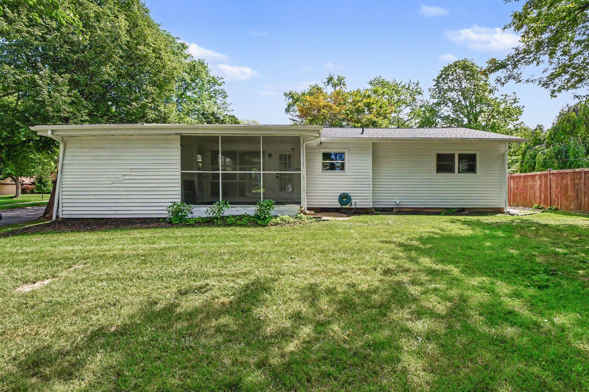 1521 Lake Grove Avenue SE East Grand Rapids MI 49506