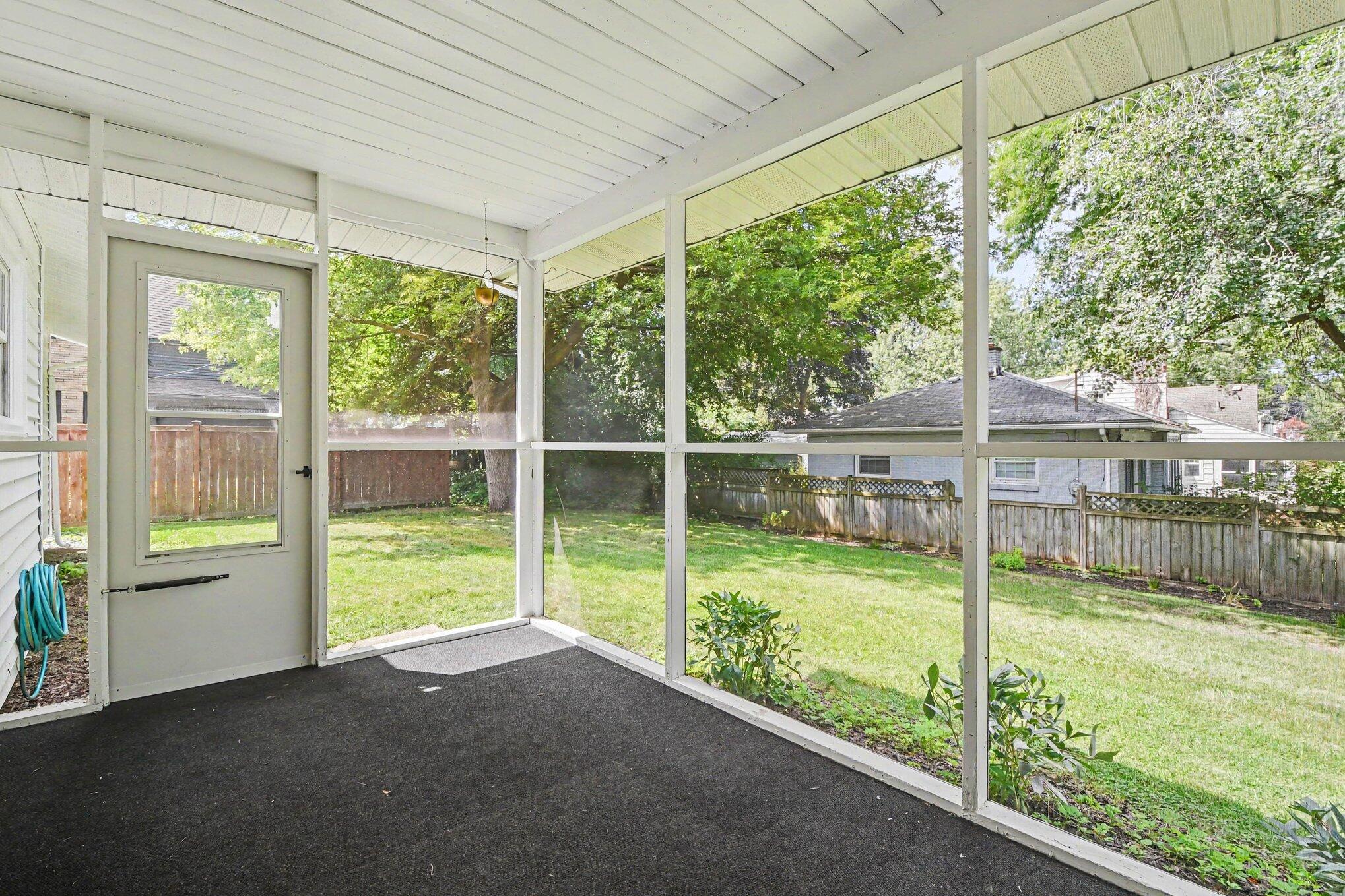 1521 Lake Grove Avenue SE East Grand Rapids MI 49506