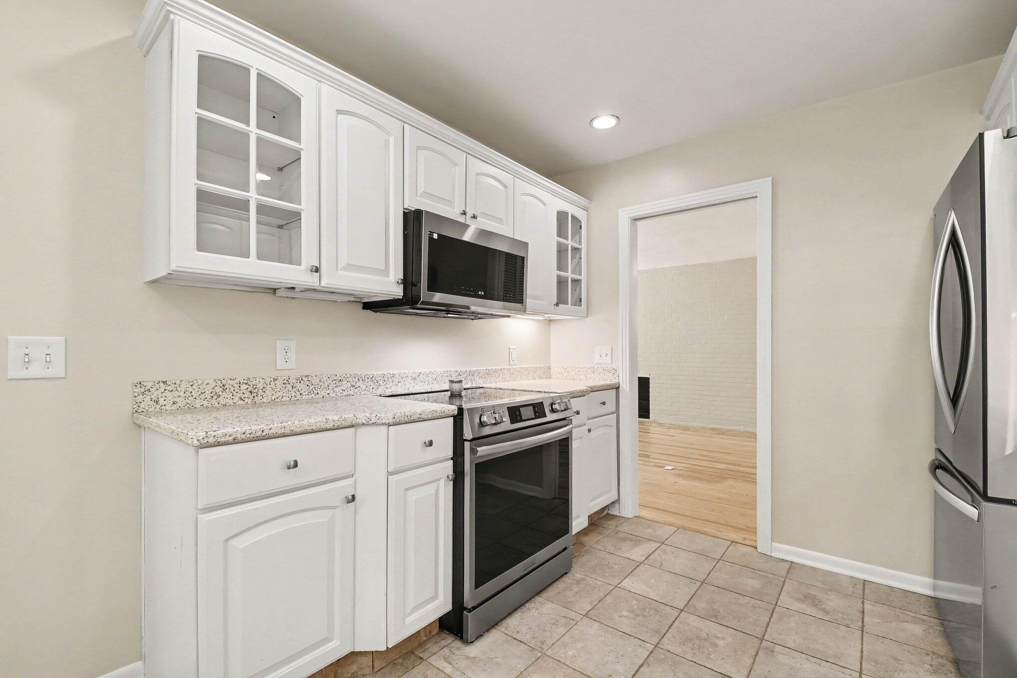 1521 Lake Grove Avenue SE East Grand Rapids MI 49506