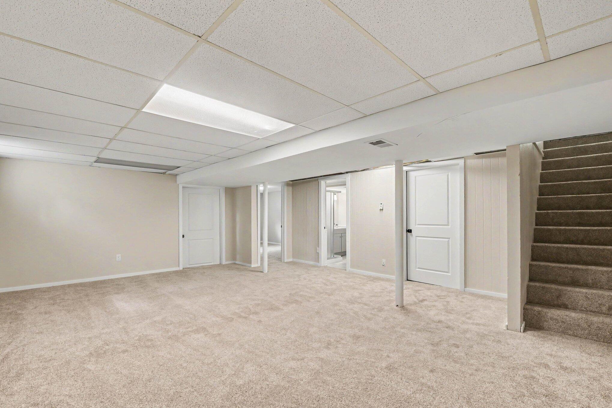 1521 Lake Grove Avenue SE East Grand Rapids MI 49506