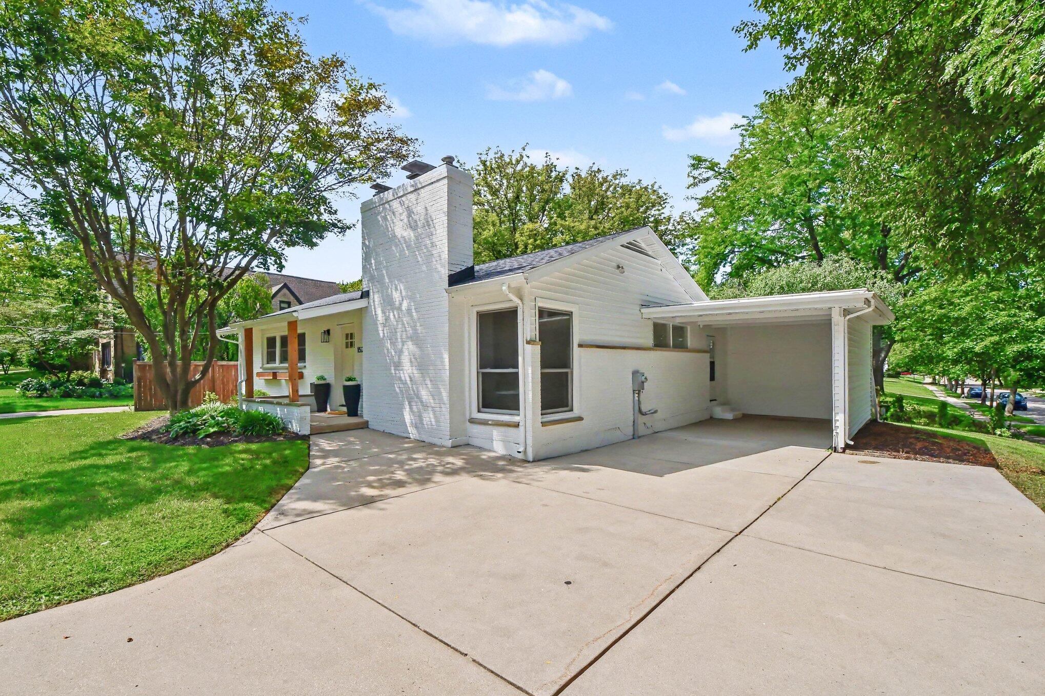 1521 Lake Grove Avenue SE East Grand Rapids MI 49506