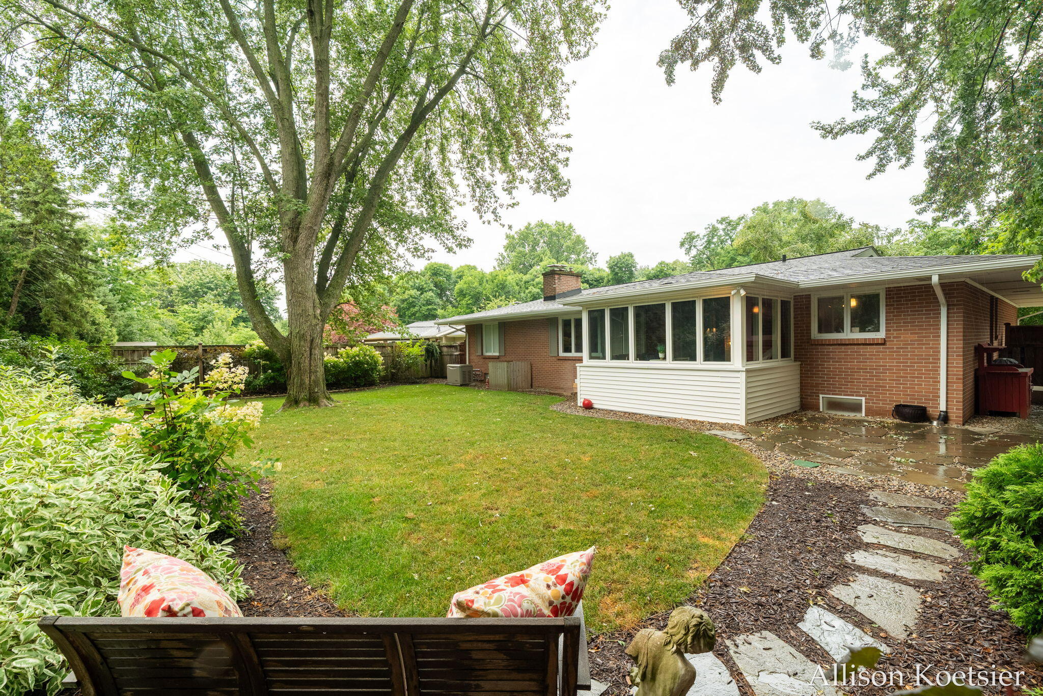 340 Worcester Drive NE Grand Rapids MI 49503