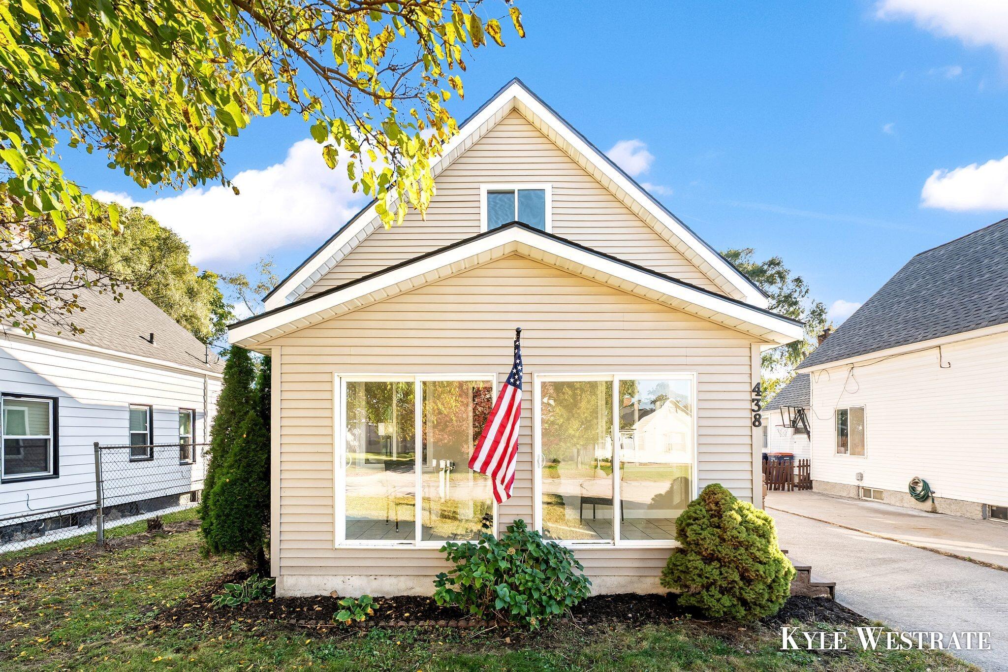 438 W 20th Street Holland MI 49423