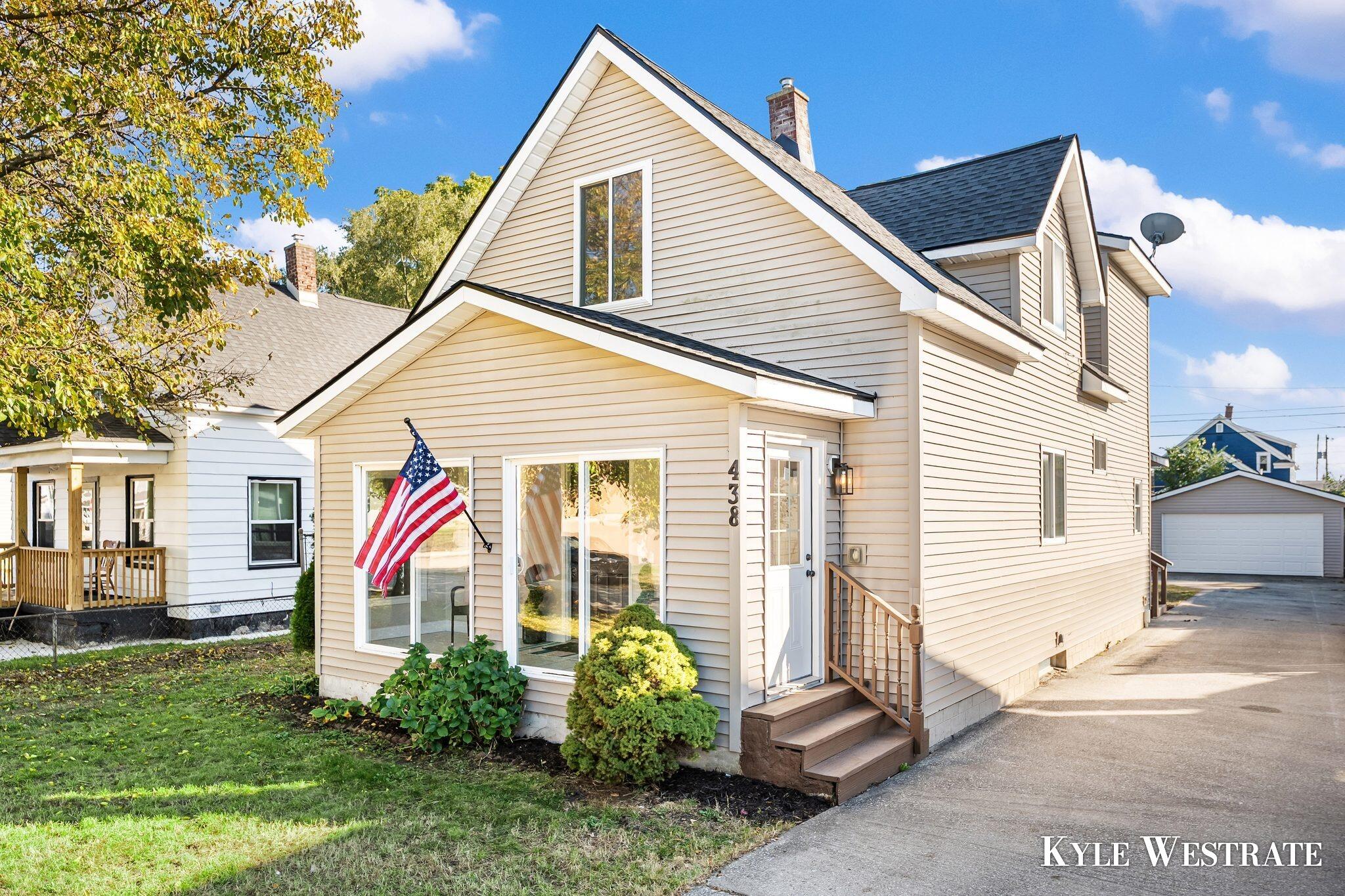 438 W 20th Street Holland MI 49423