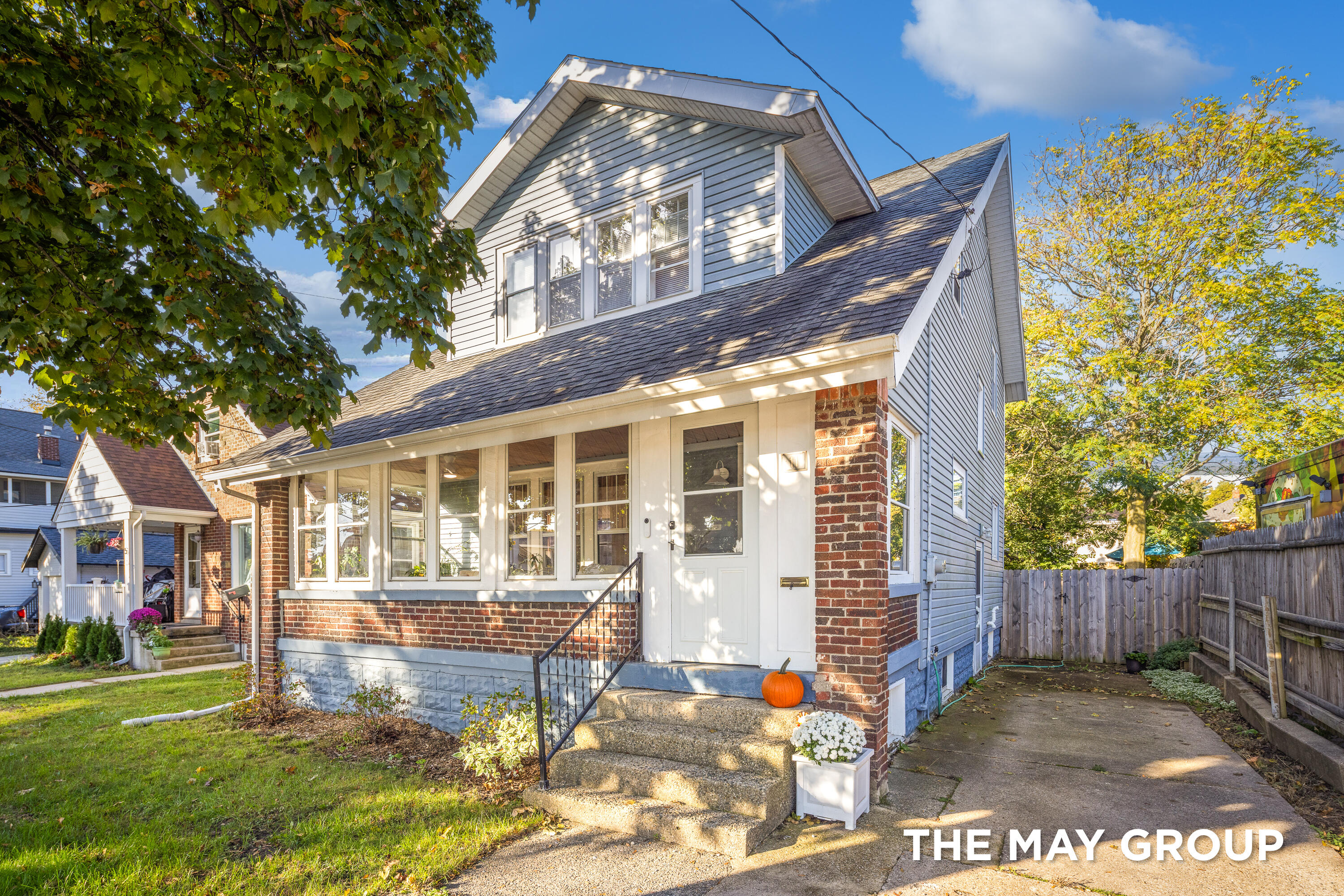 11 Garfield Avenue SW Grand Rapids MI 49504