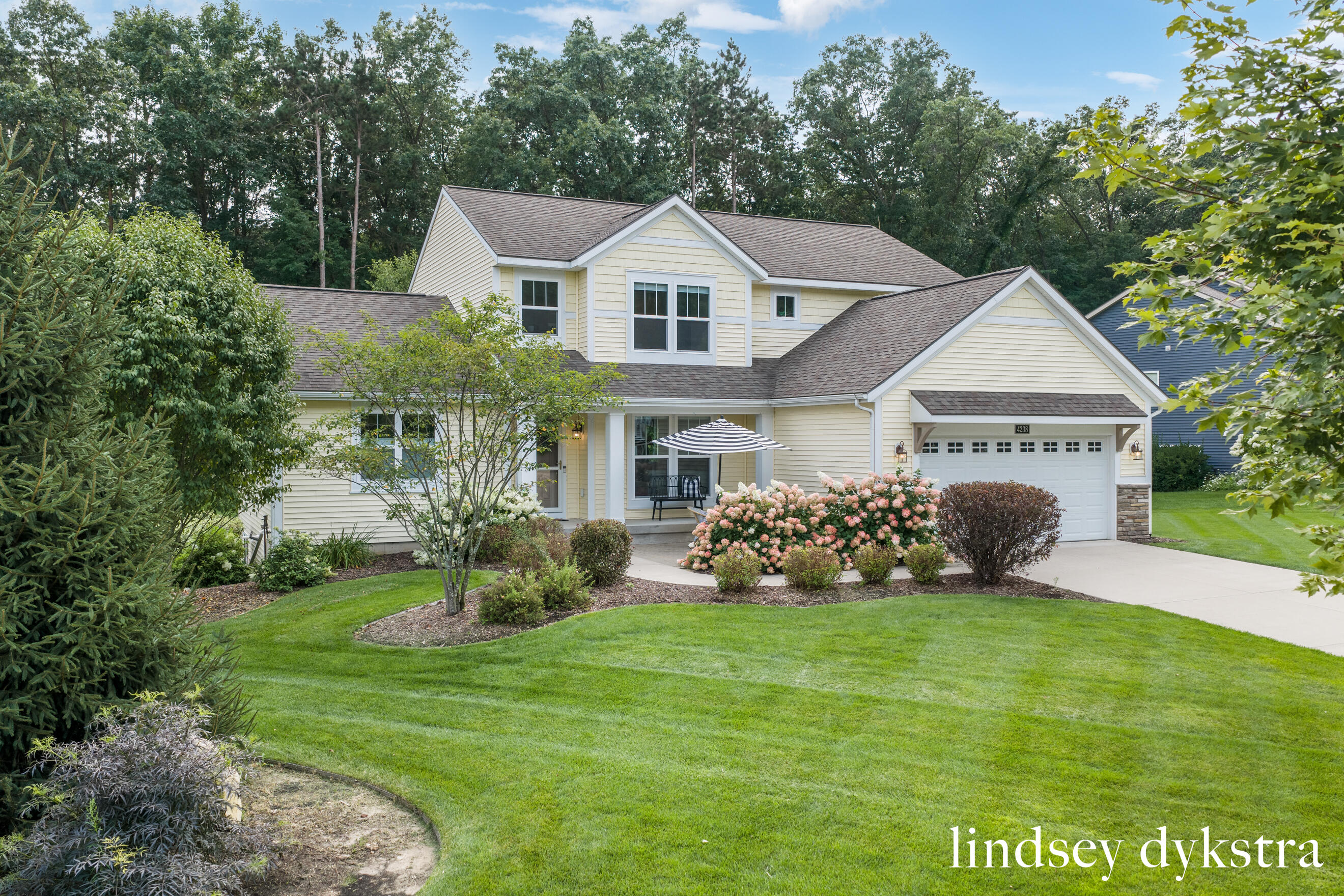 4238 Oak Timbers Drive NE Grand Rapids MI 49525