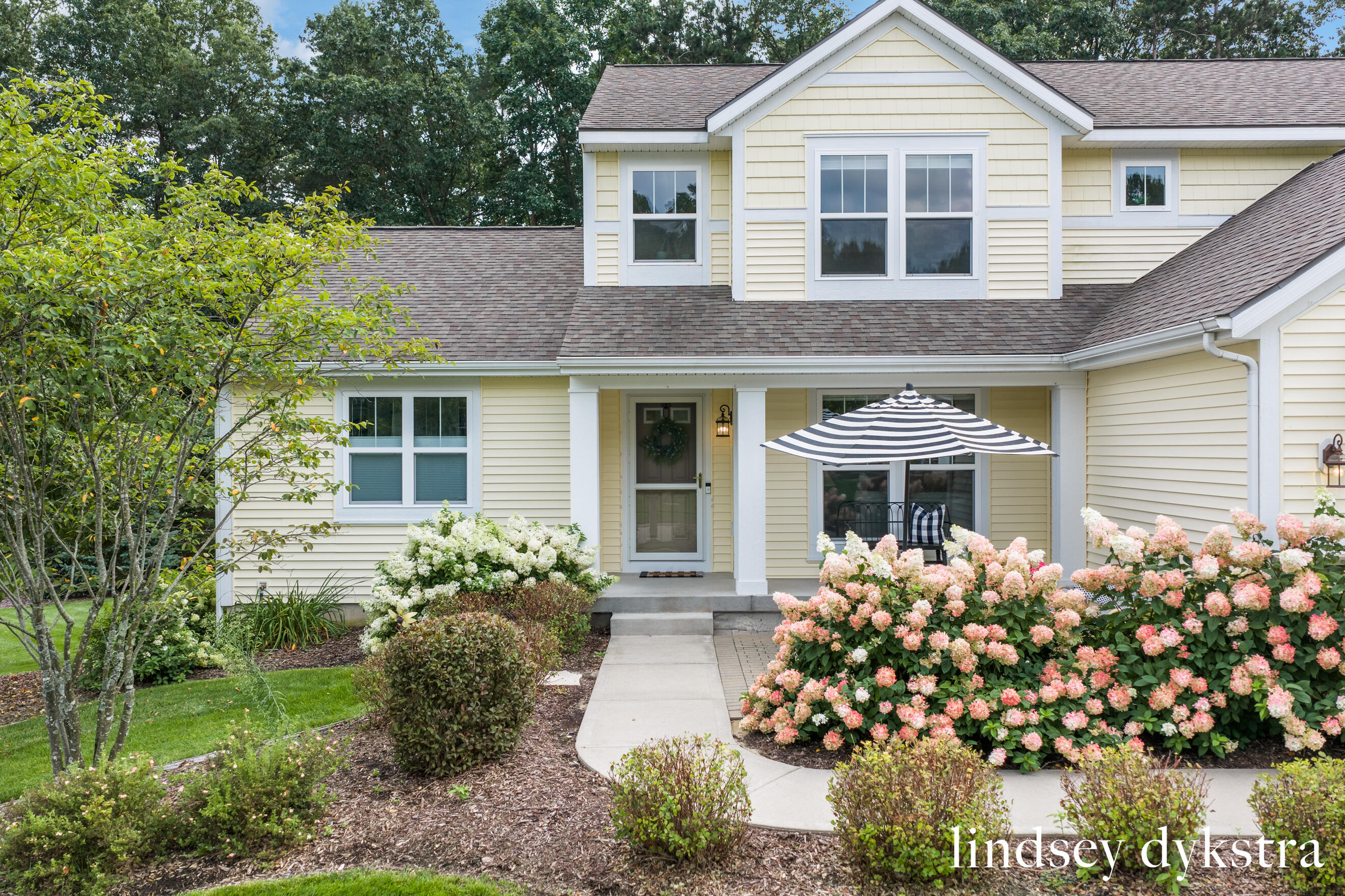 4238 Oak Timbers Drive NE Grand Rapids MI 49525