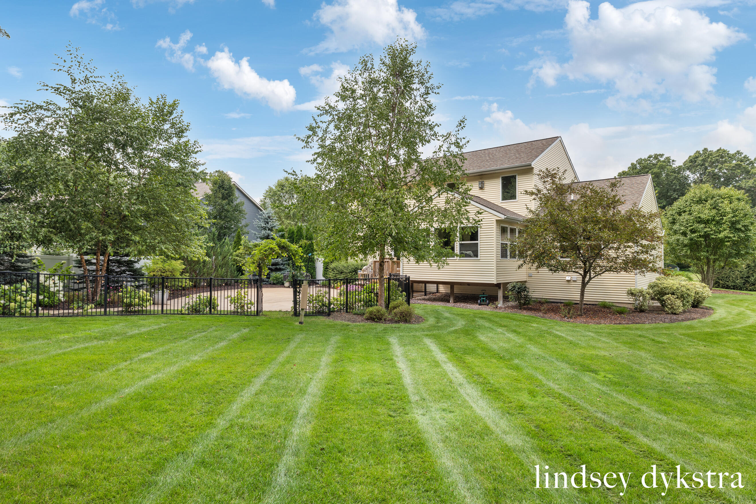 4238 Oak Timbers Drive NE Grand Rapids MI 49525