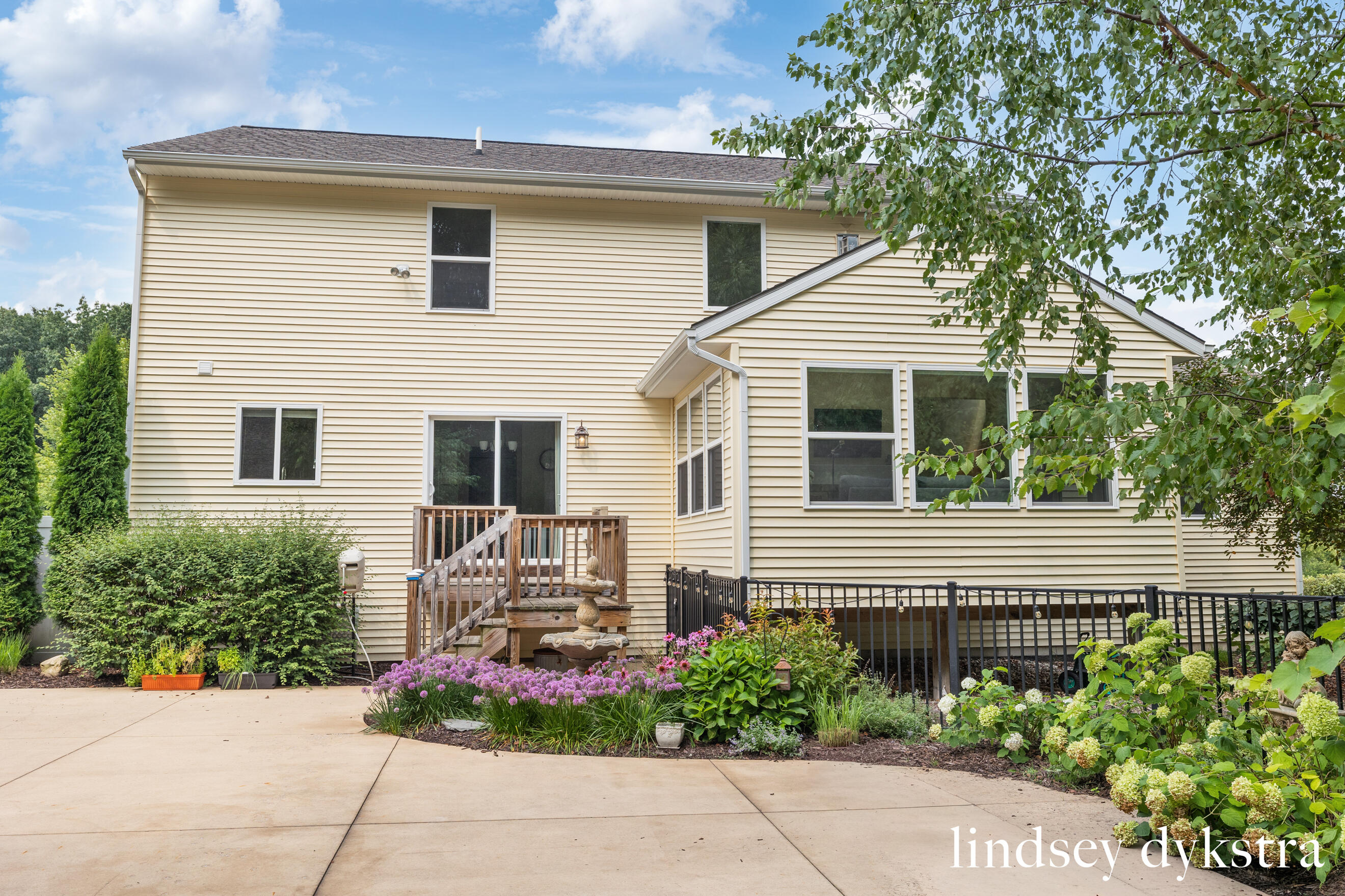 4238 Oak Timbers Drive NE Grand Rapids MI 49525